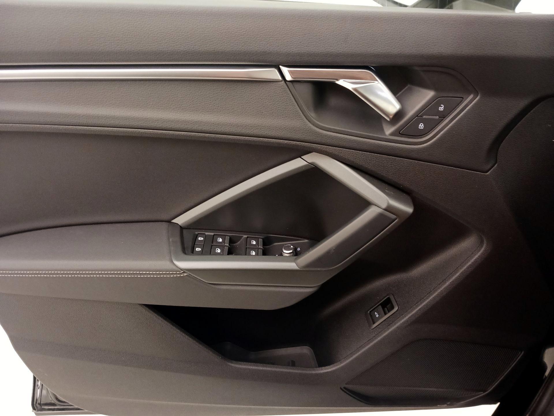 Thumbnail: 2020 Audi Q3 - 12