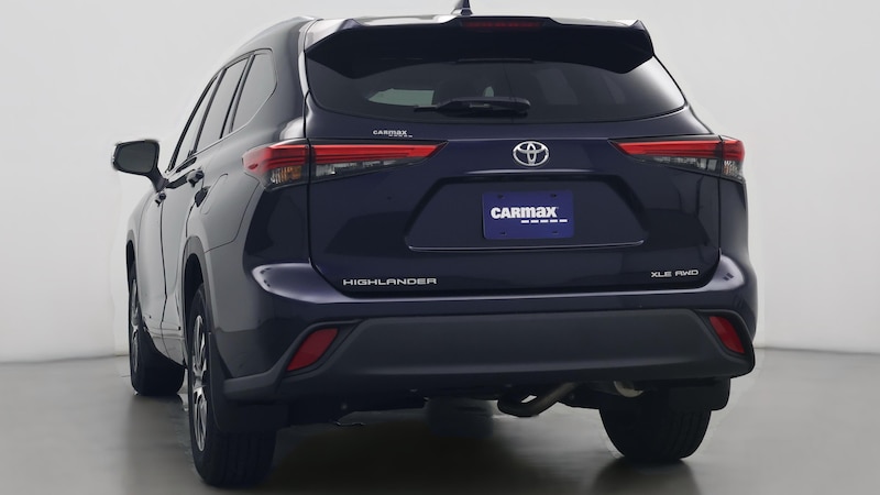 2021 Toyota Highlander XLE Hero Image