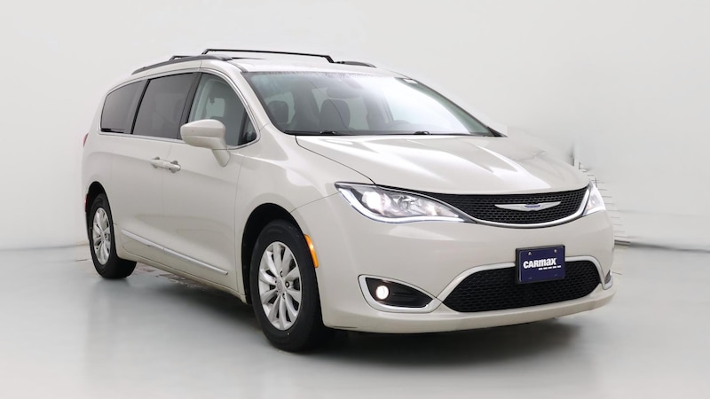2017 Chrysler Pacifica Touring Plus Hero Image