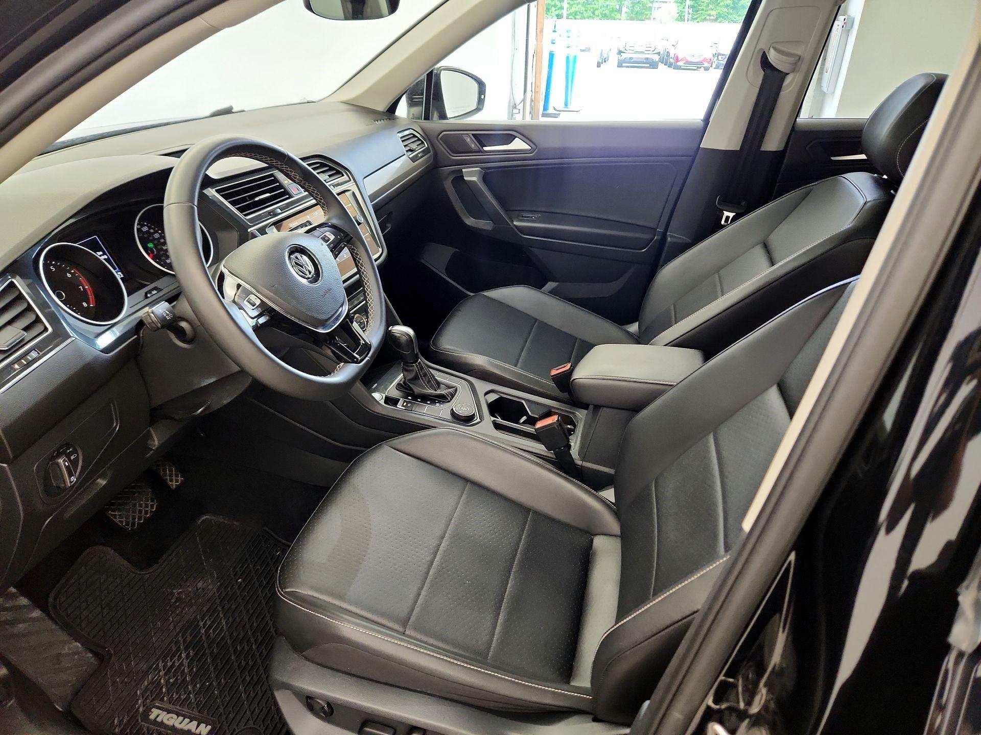 Thumbnail: 2021 Volkswagen Tiguan - 11
