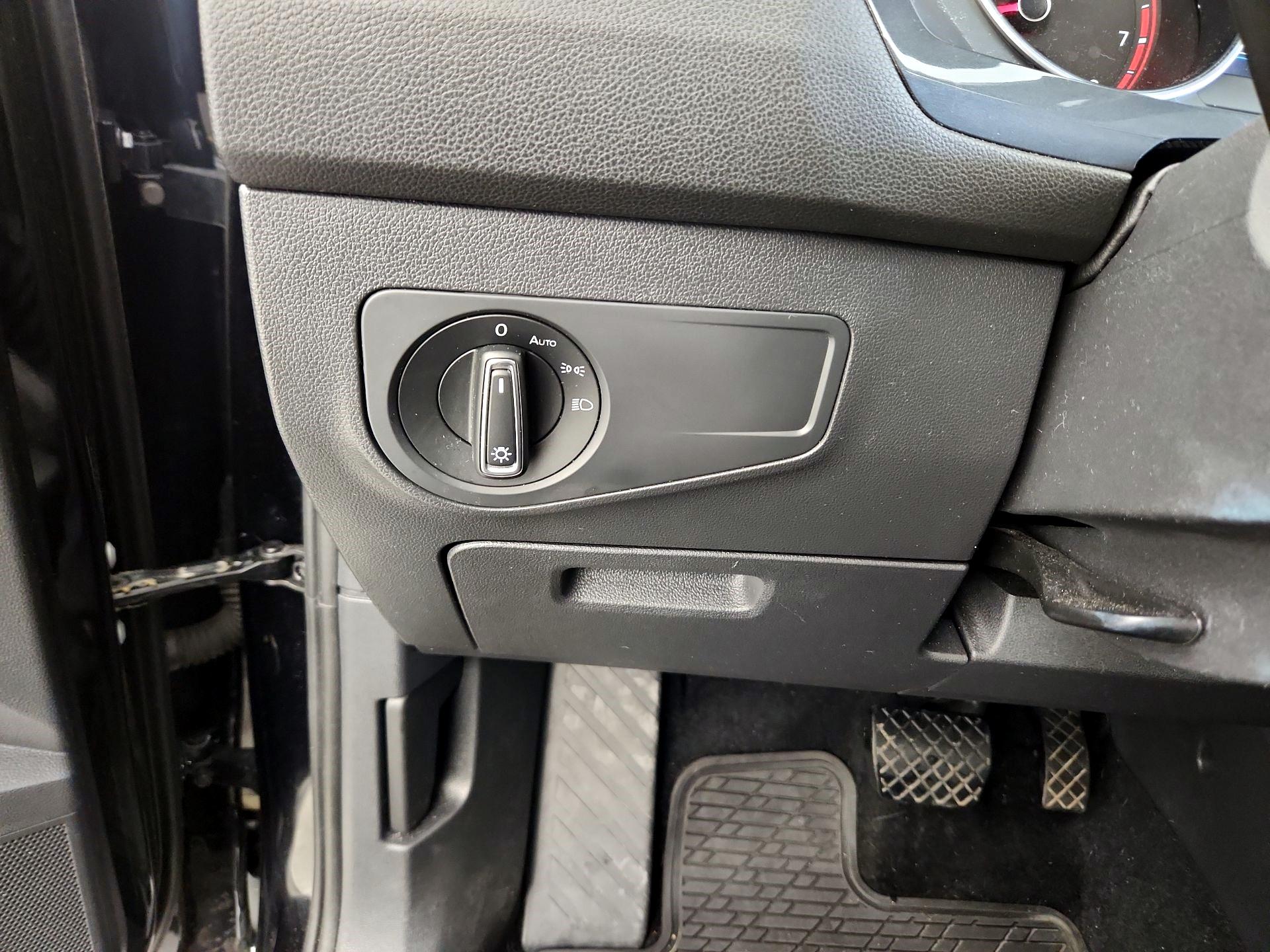 Thumbnail: 2021 Volkswagen Tiguan - 13