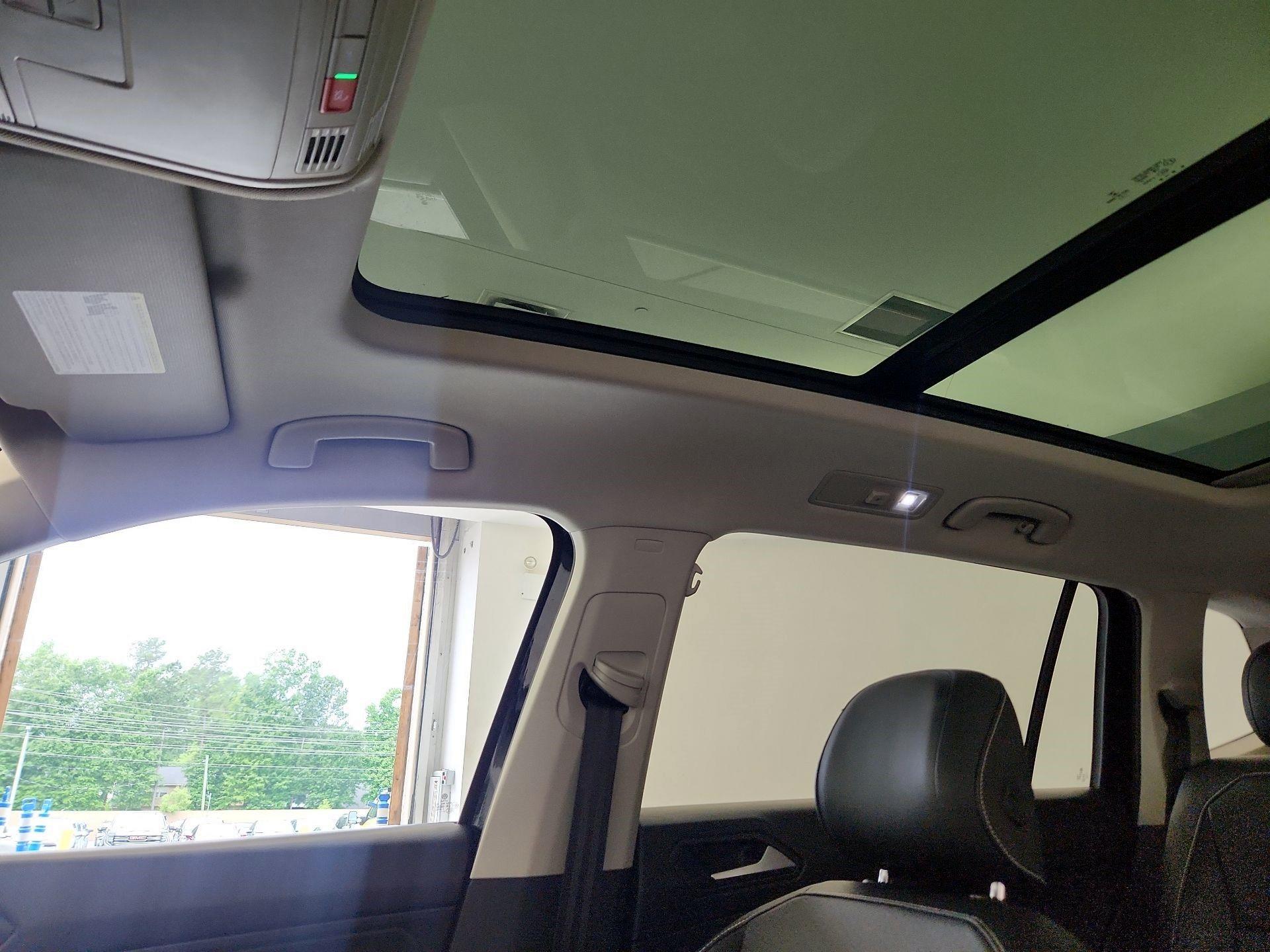 Thumbnail: 2021 Volkswagen Tiguan - 19