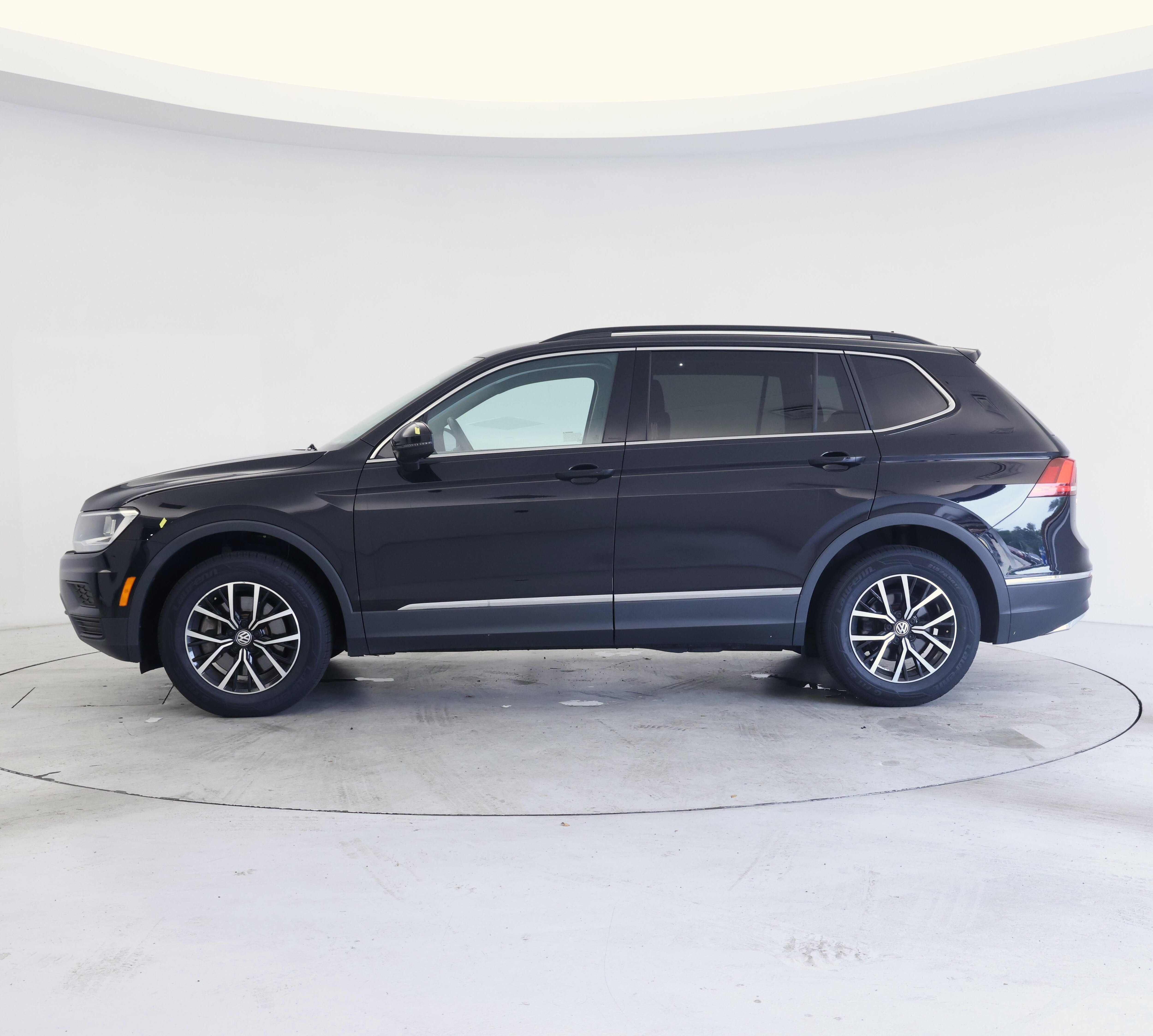 Thumbnail: 2021 Volkswagen Tiguan - 3