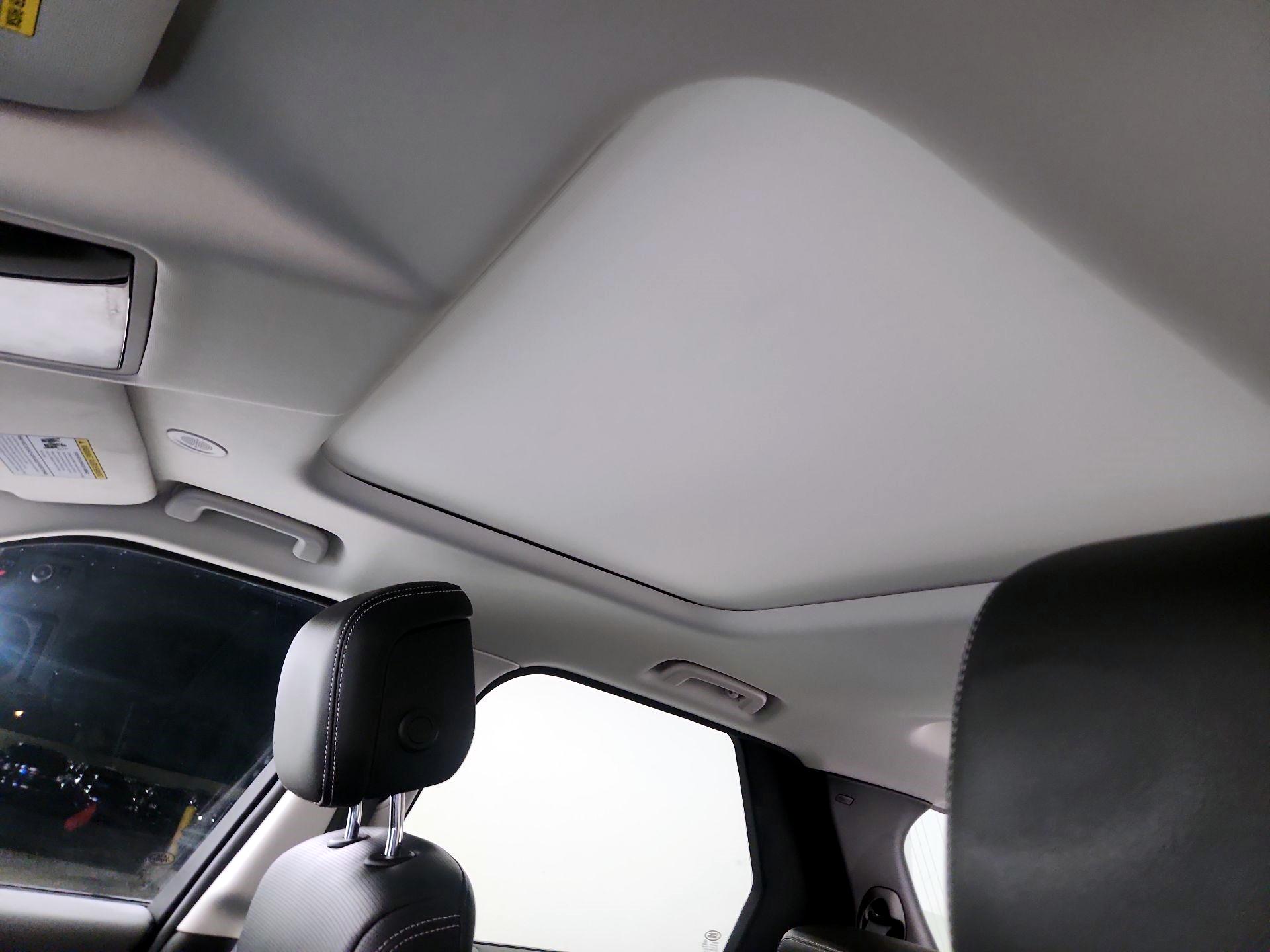 Thumbnail: 2024 Land Rover Discovery - 19