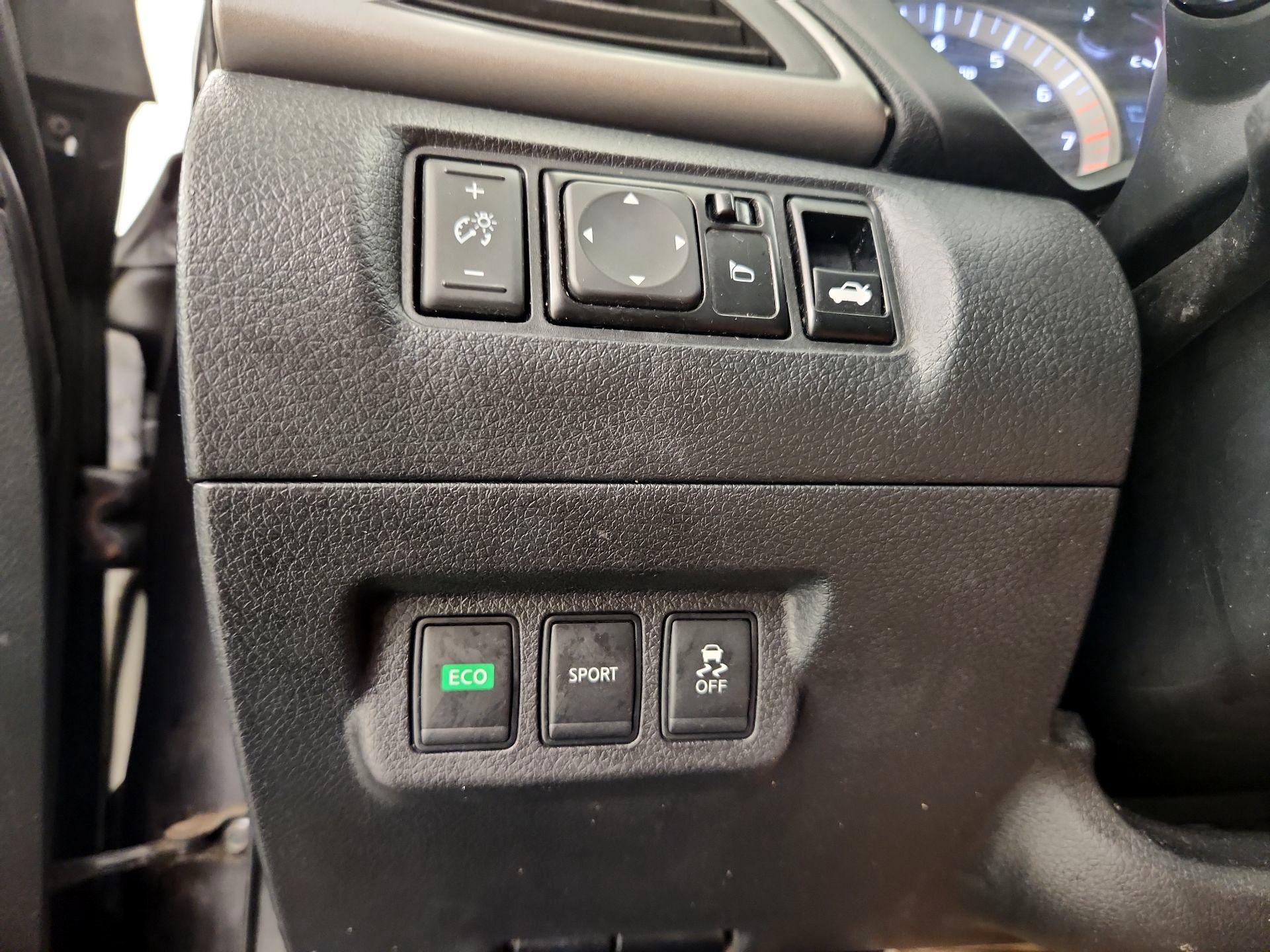 Thumbnail: 2014 Nissan Sentra - 13