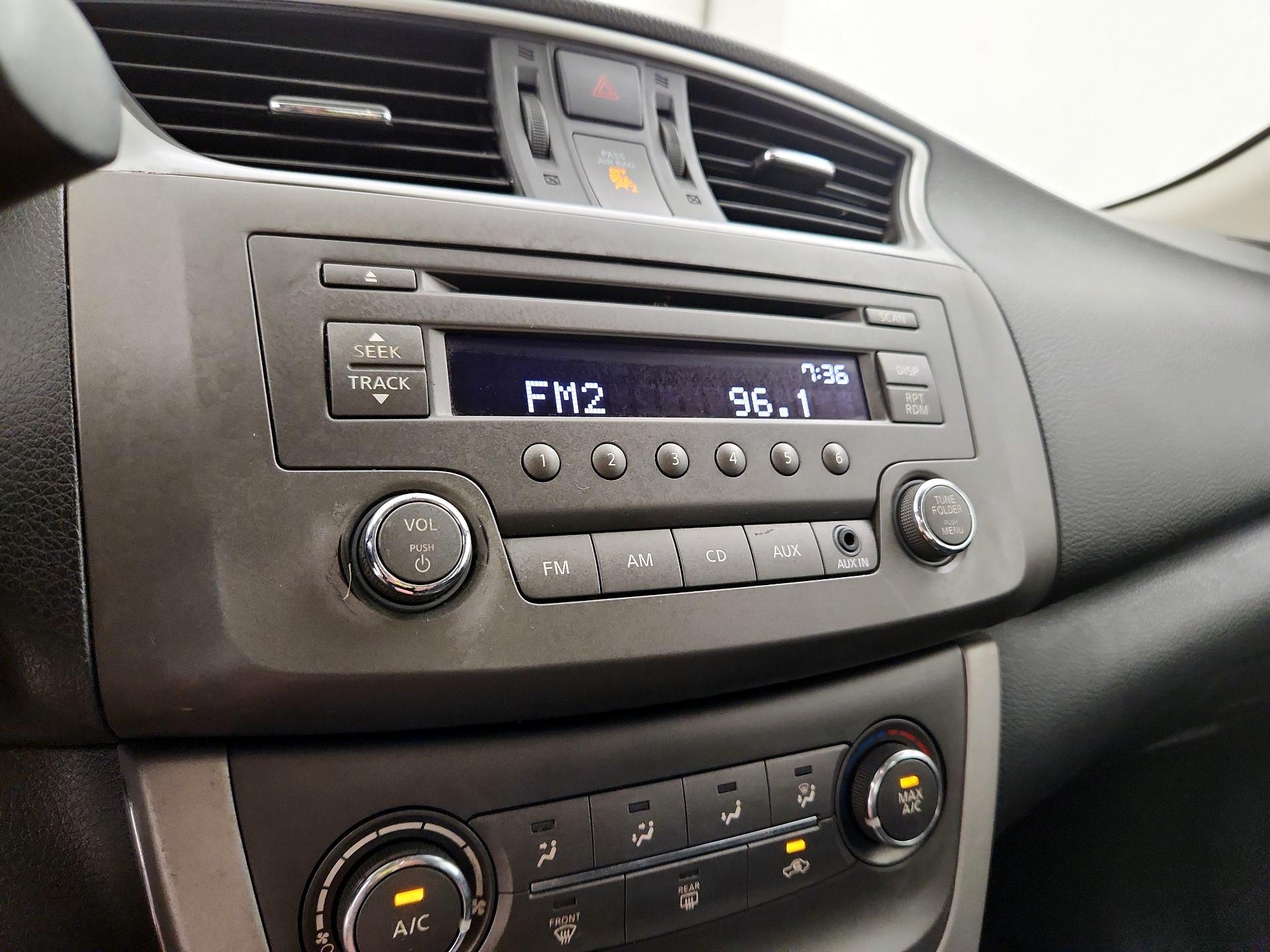 Thumbnail: 2014 Nissan Sentra - 14