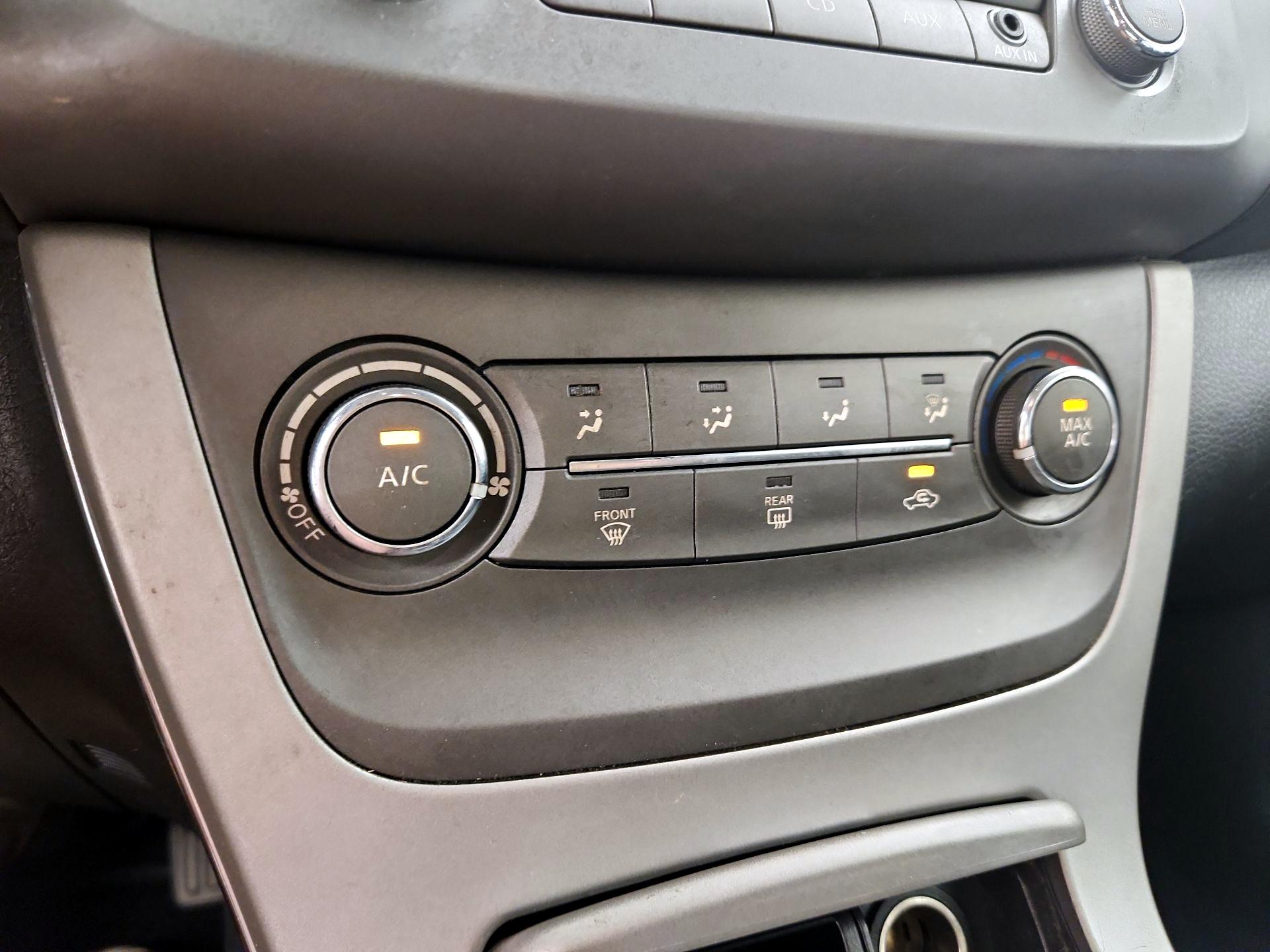 Thumbnail: 2014 Nissan Sentra - 15