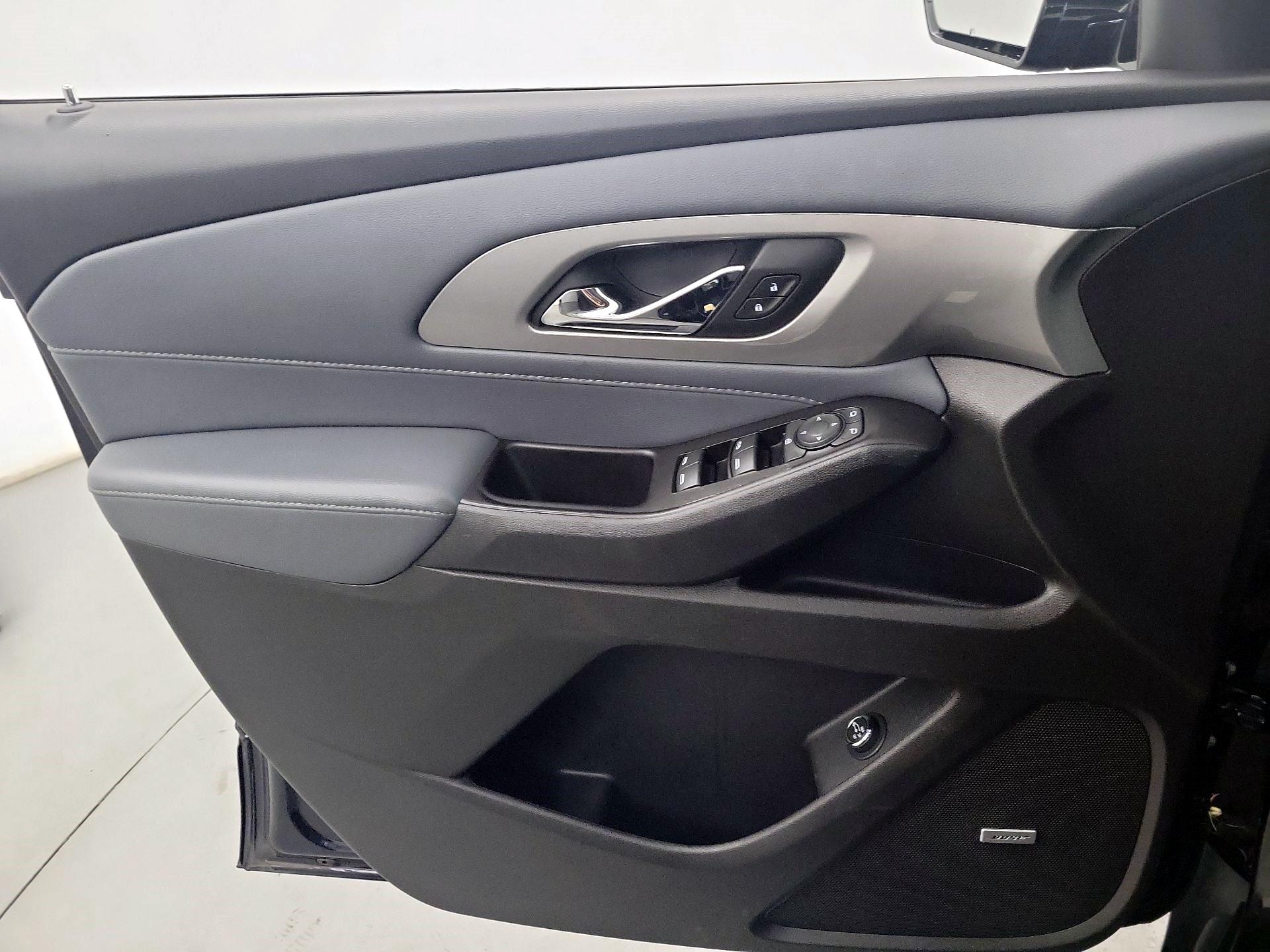 Thumbnail: 2020 Chevrolet Traverse - 10