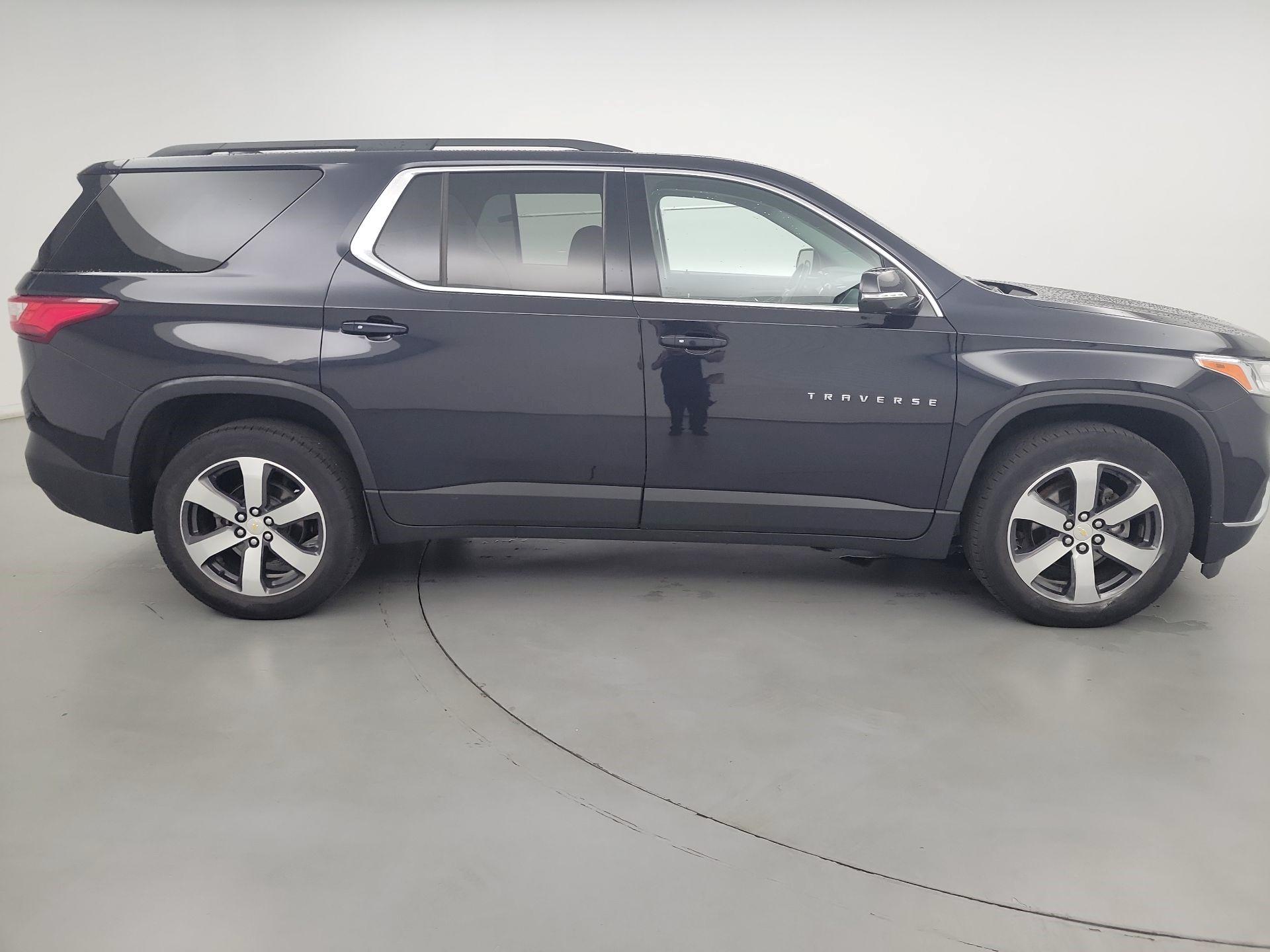 Thumbnail: 2020 Chevrolet Traverse - 4