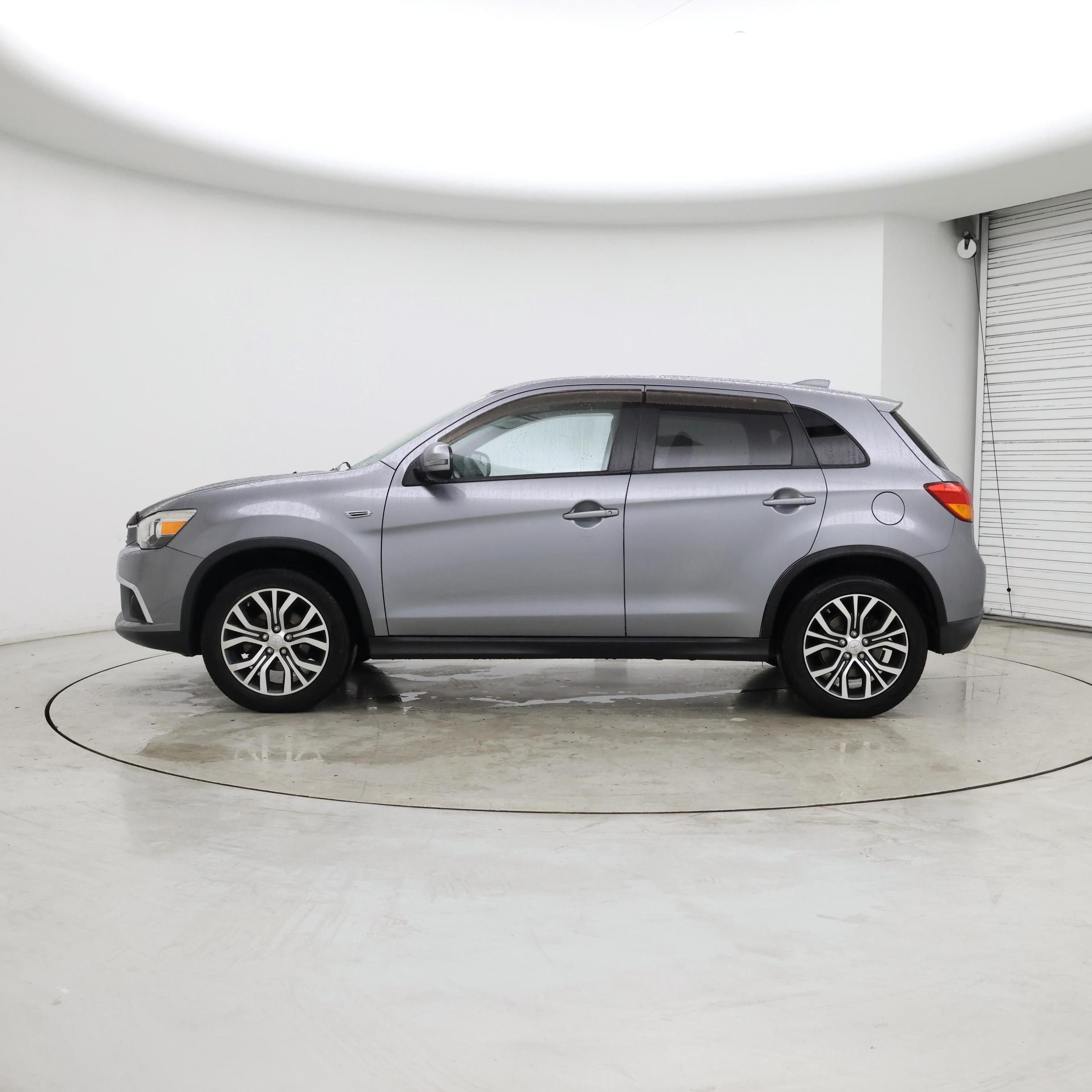 Thumbnail: 2017 Mitsubishi Outlander Sport - 3