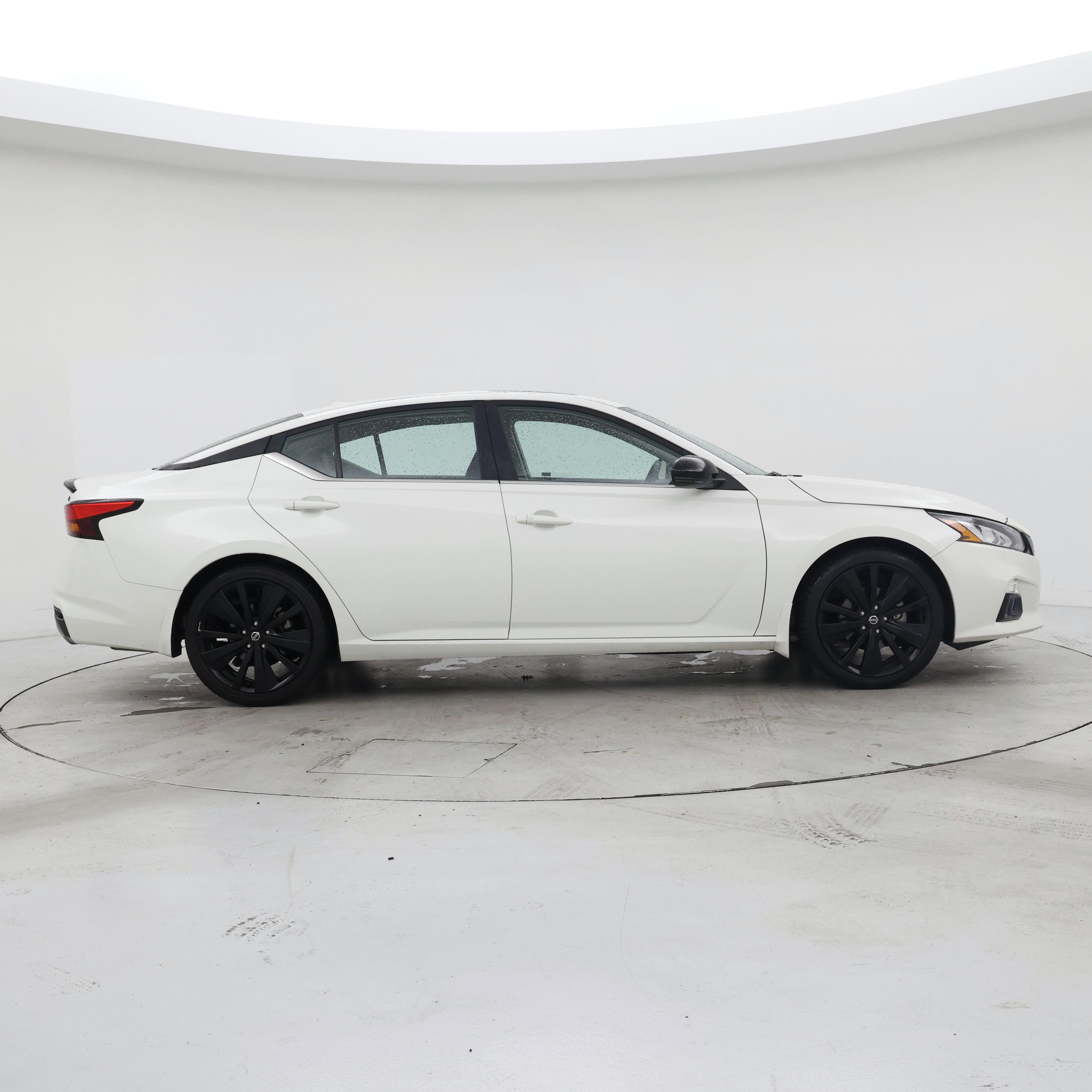 Thumbnail: 2022 Nissan Altima - 7
