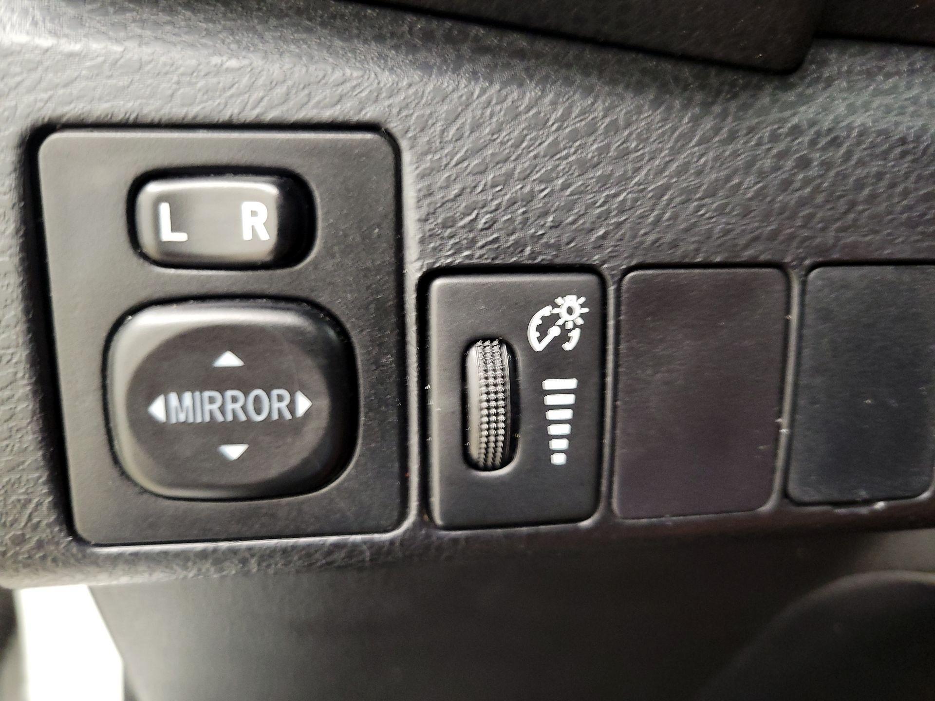 Thumbnail: 2016 Toyota Corolla - 13