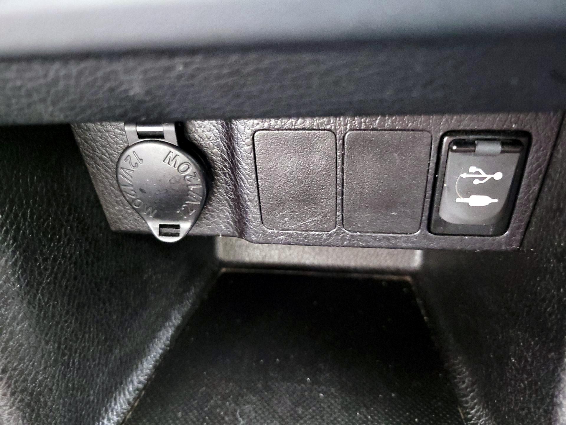 Thumbnail: 2016 Toyota Corolla - 18