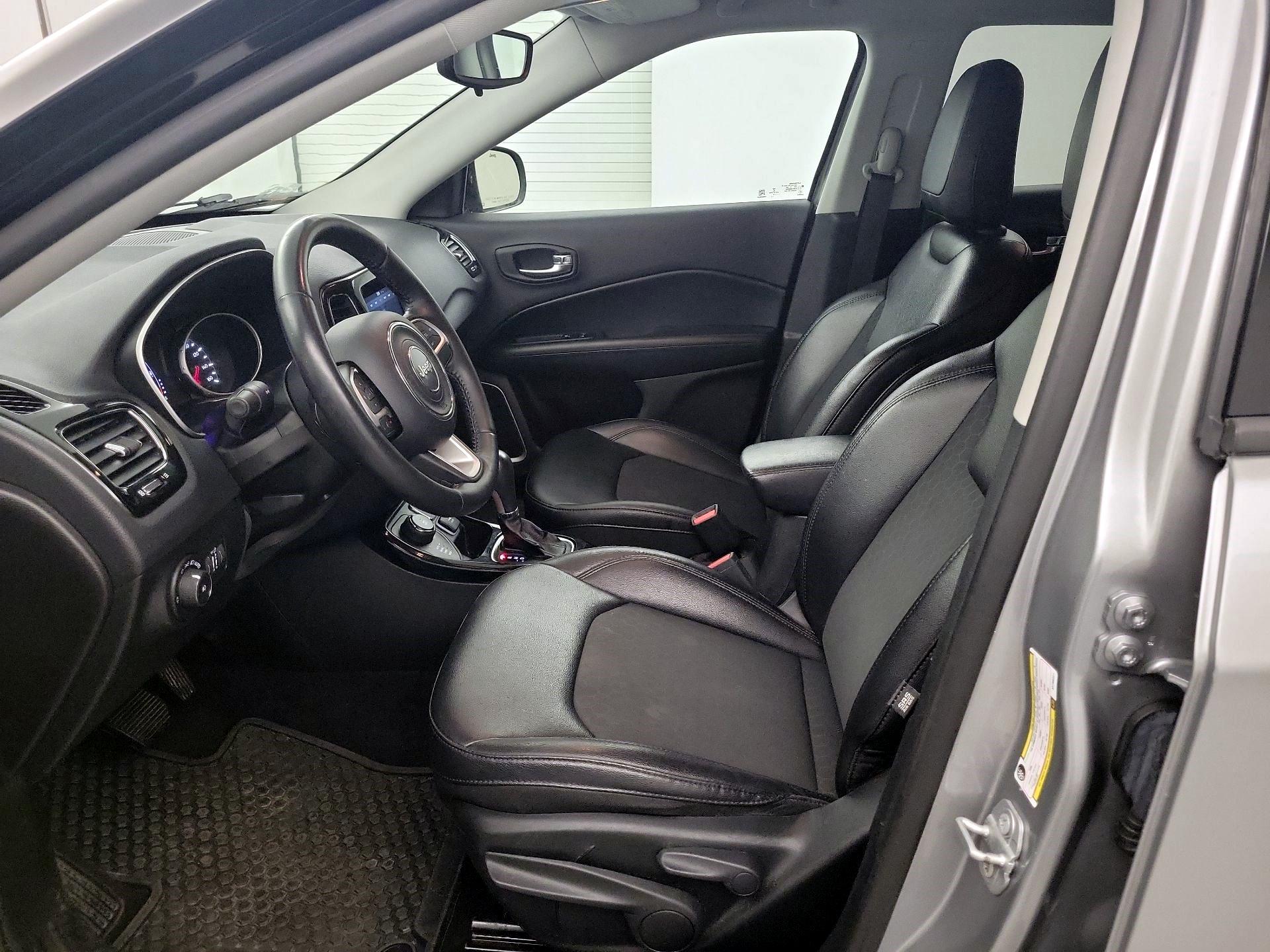 Thumbnail: 2019 Jeep Compass - 9