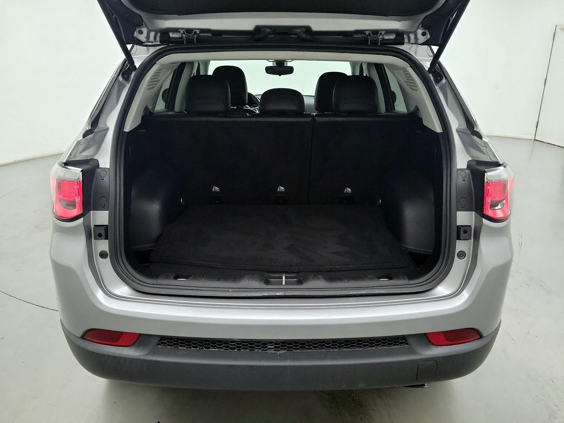 Thumbnail: 2019 Jeep Compass - 18