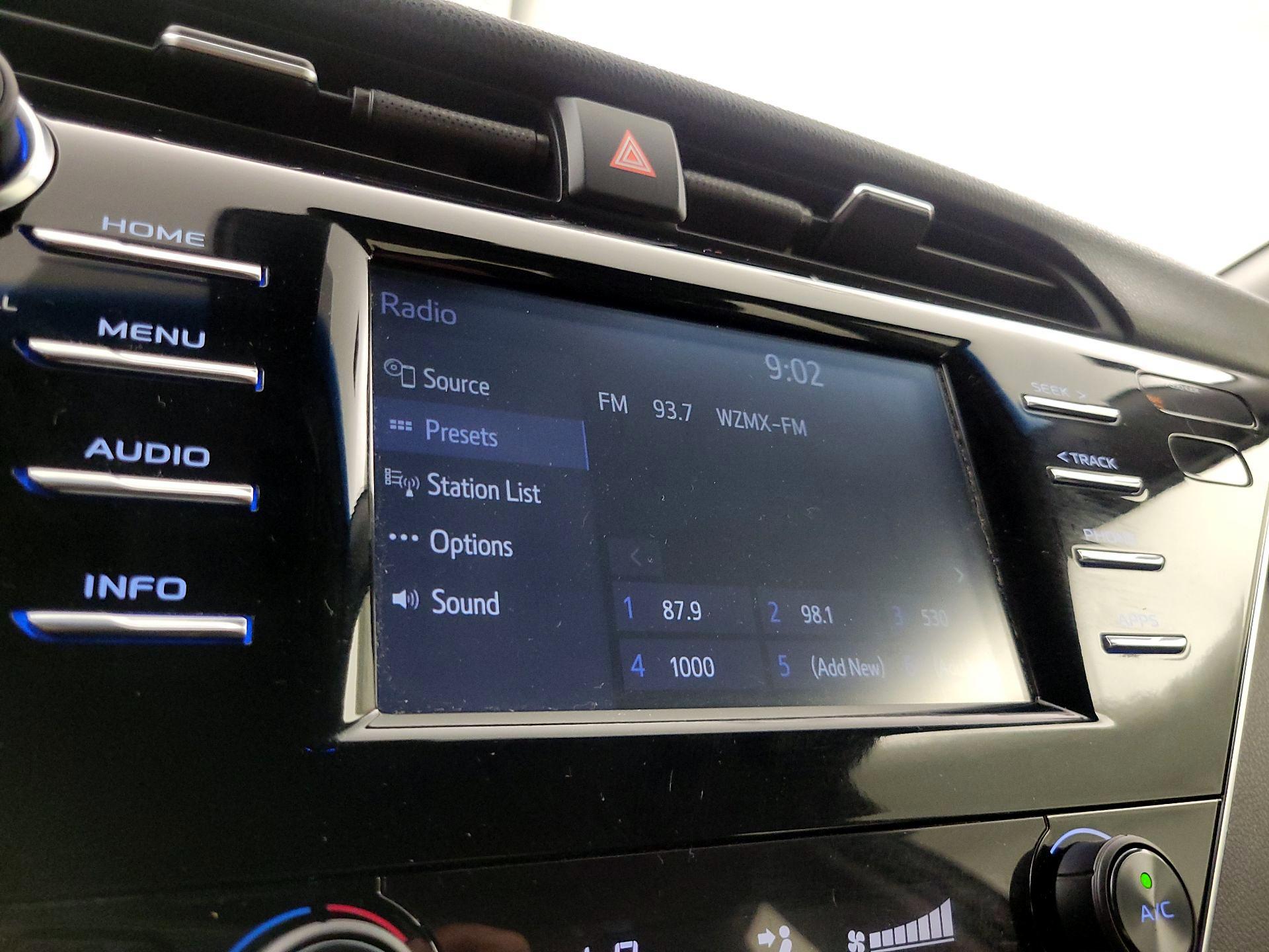 Thumbnail: 2018 Toyota Camry - 15
