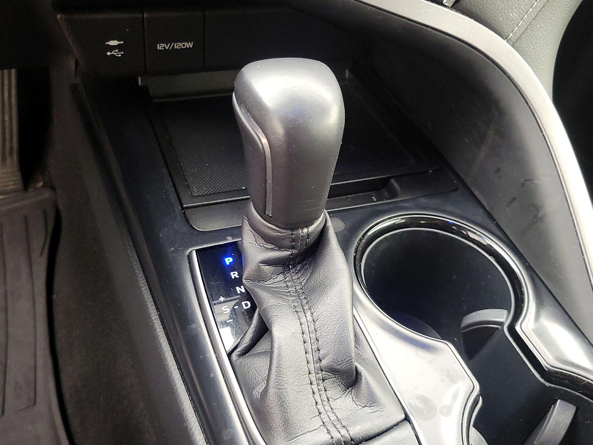 Thumbnail: 2018 Toyota Camry - 17