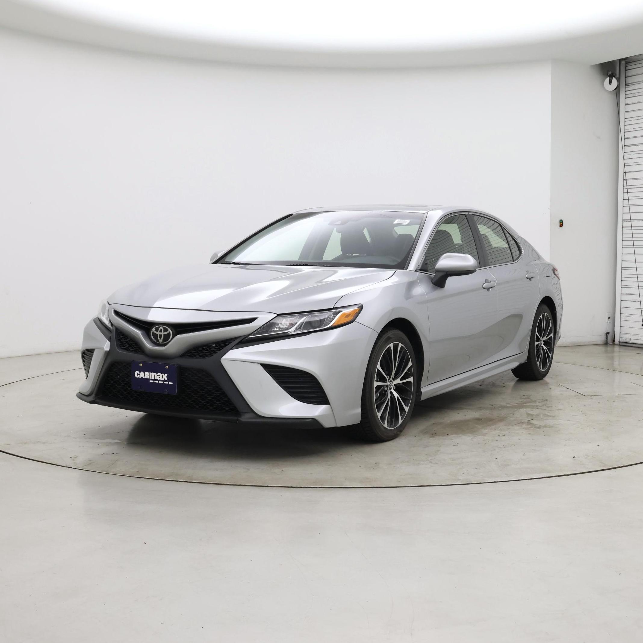 Thumbnail: 2018 Toyota Camry - 4