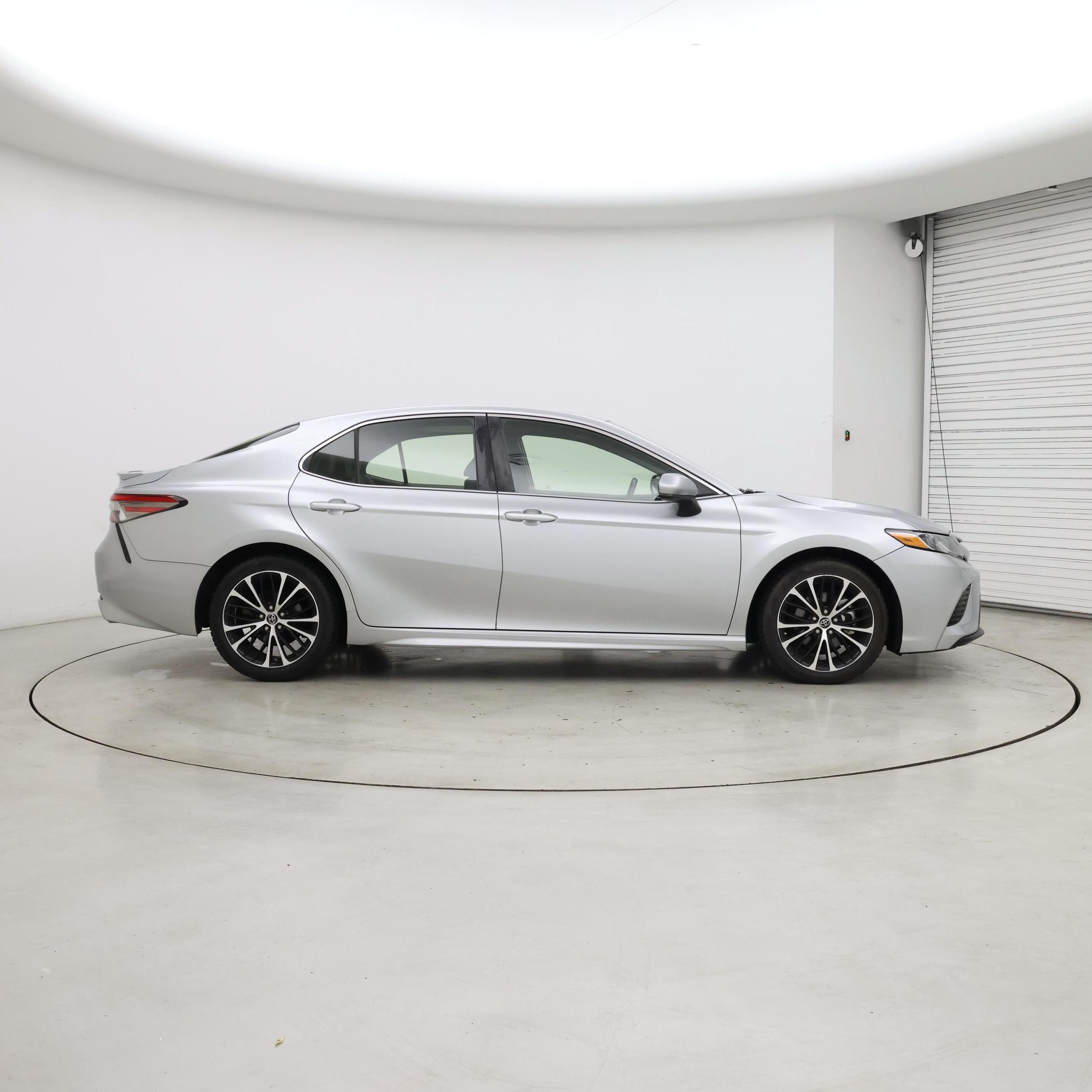 Thumbnail: 2018 Toyota Camry - 7