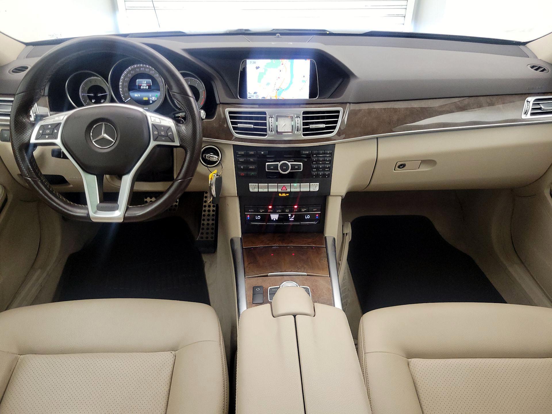 Thumbnail: 2014 Mercedes-Benz E-Class - 9
