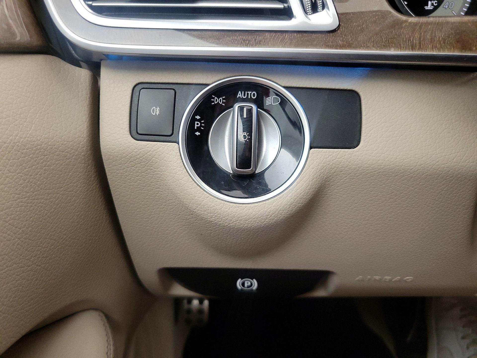 Thumbnail: 2014 Mercedes-Benz E-Class - 13