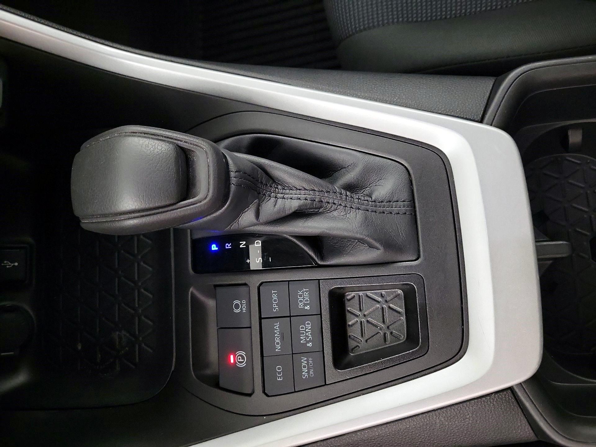 Thumbnail: 2022 Toyota RAV4 - 15