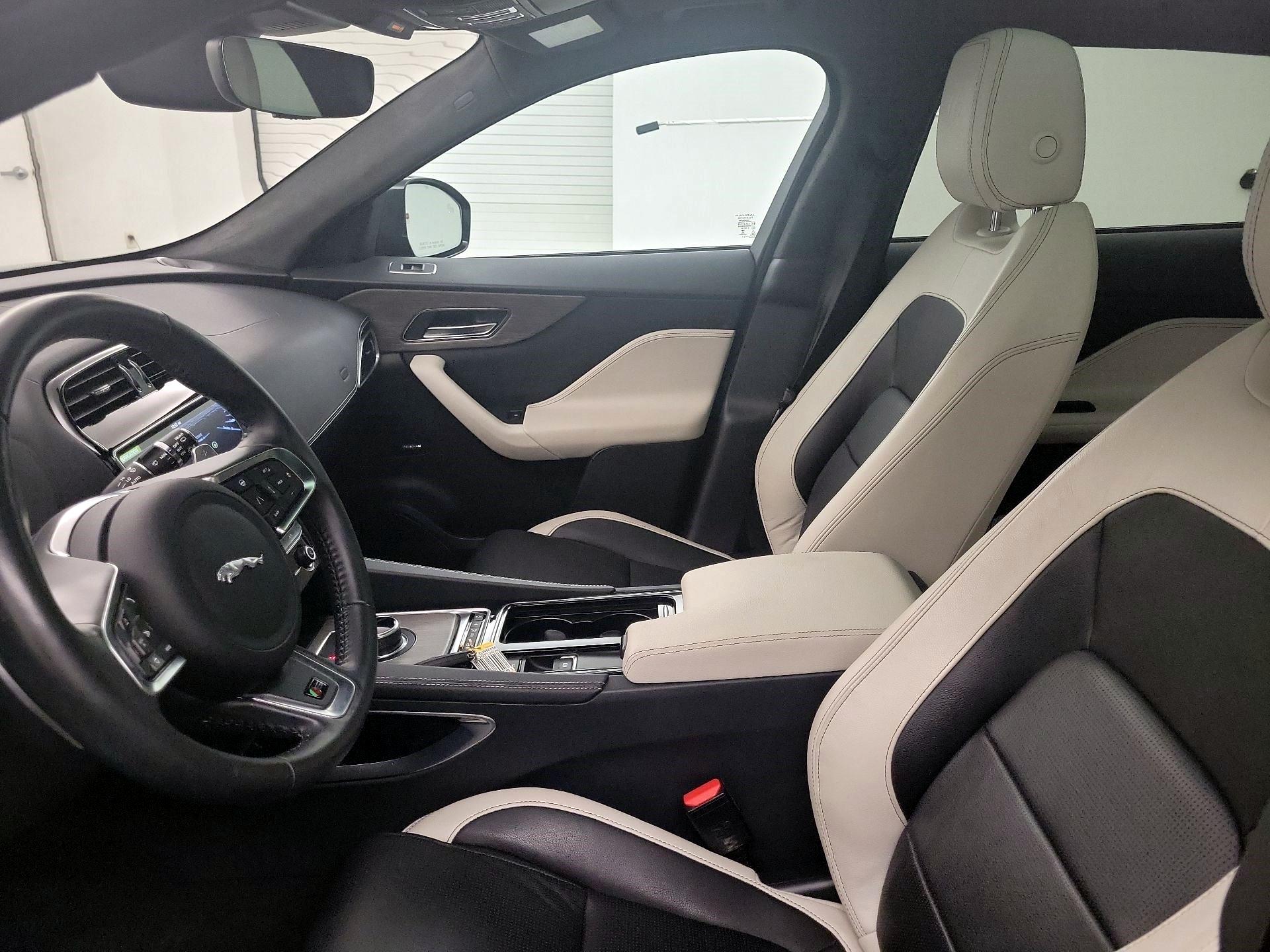 Thumbnail: 2019 Jaguar F-Pace - 9