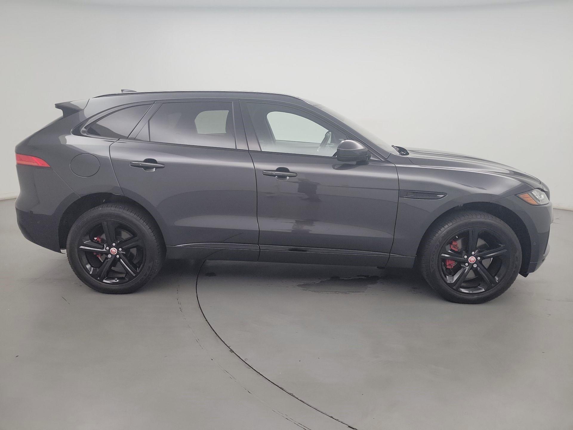 Thumbnail: 2019 Jaguar F-Pace - 4
