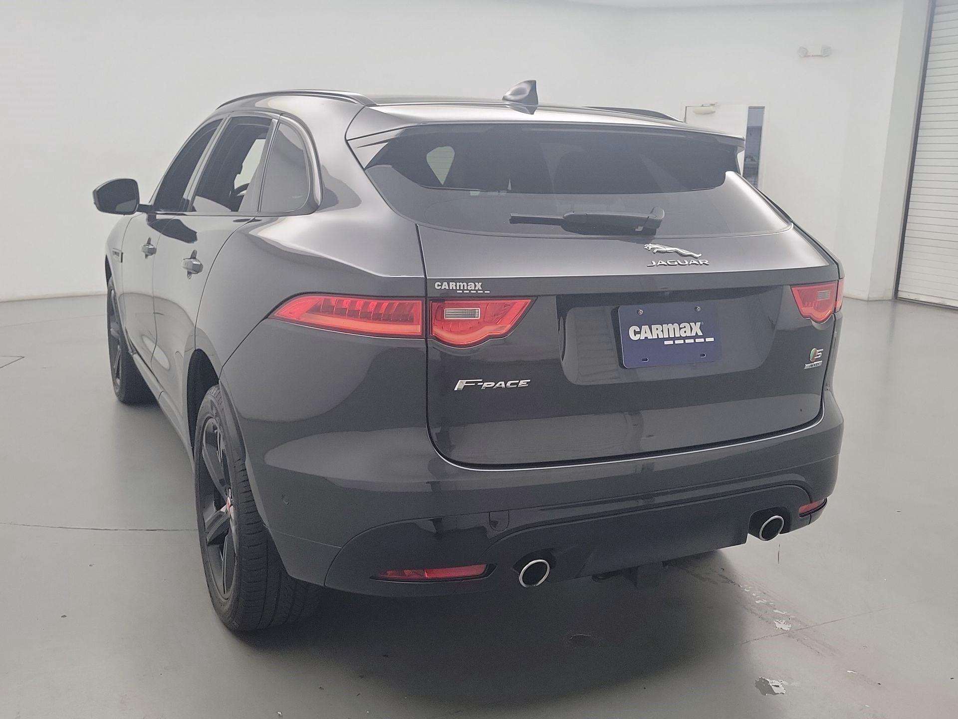 Thumbnail: 2019 Jaguar F-Pace - 7