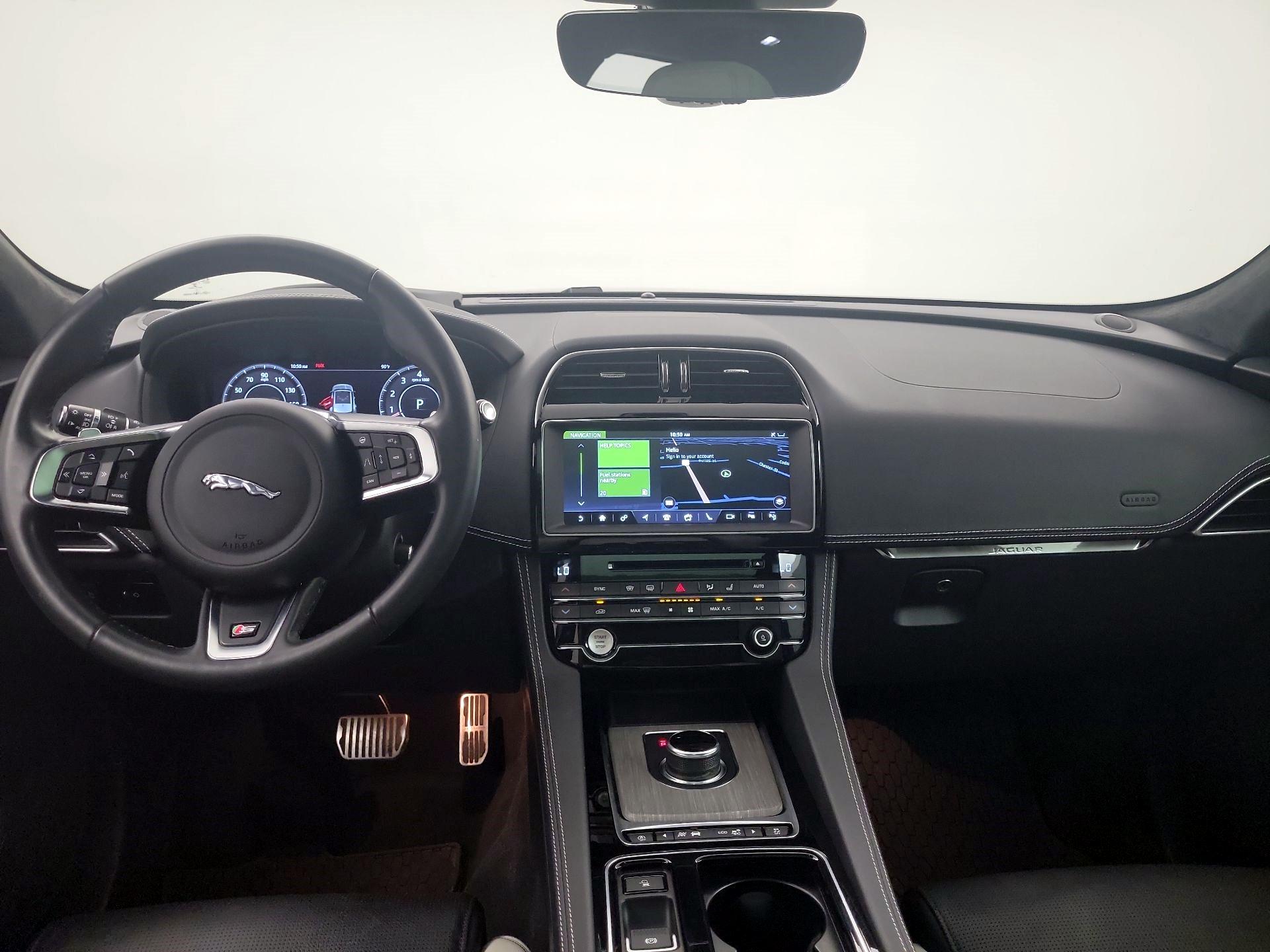 Thumbnail: 2019 Jaguar F-Pace - 8