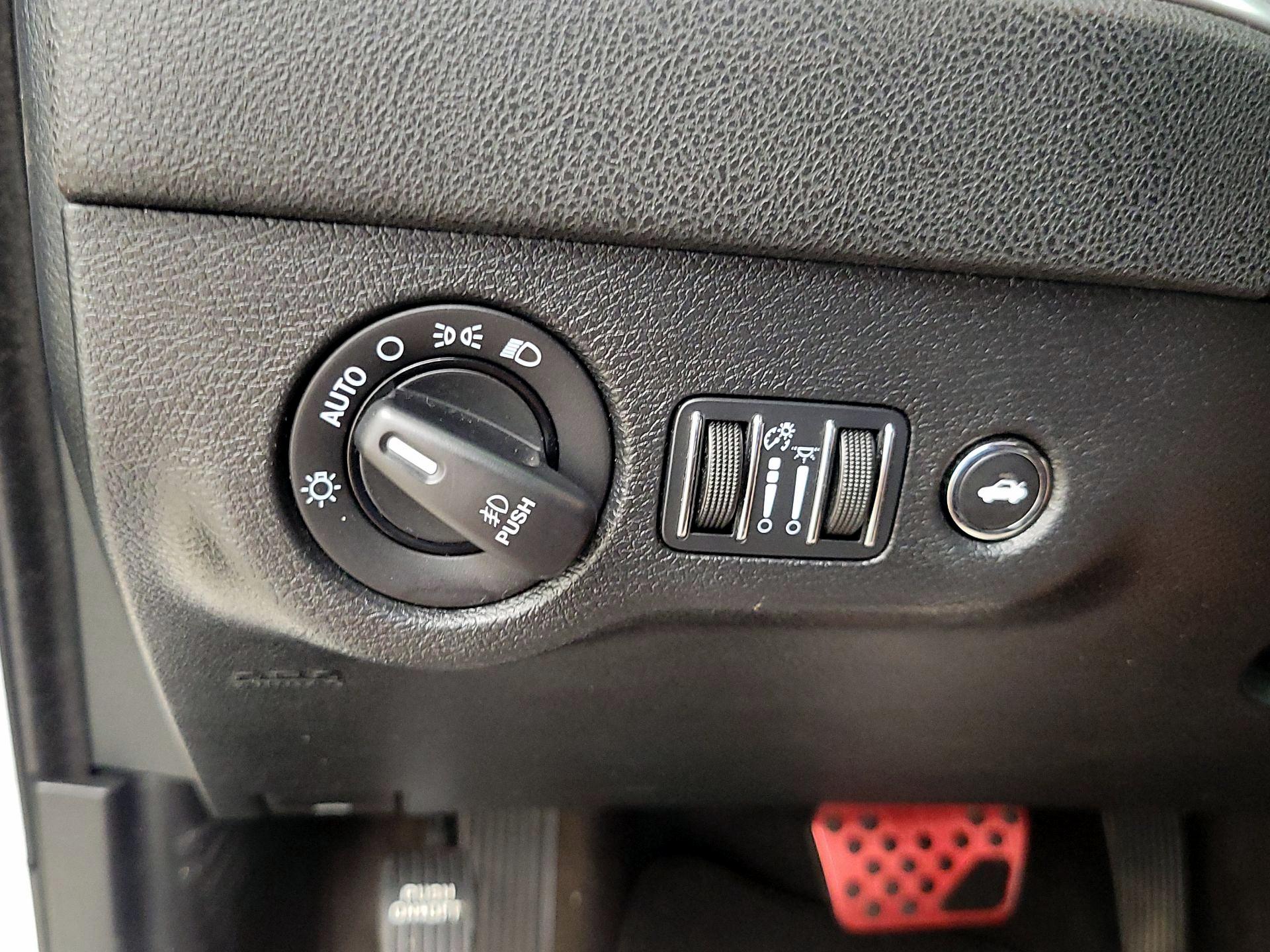 Thumbnail: 2016 Dodge Charger - 13