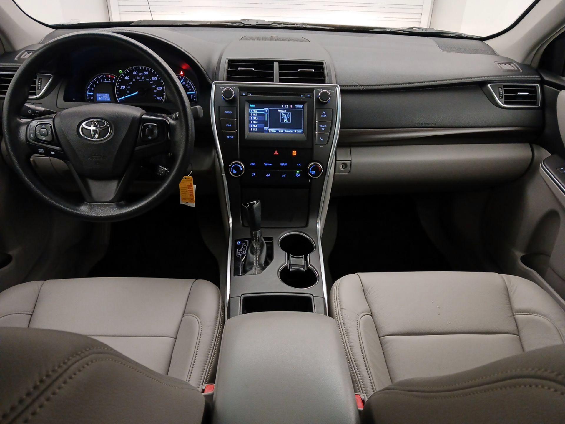 Thumbnail: 2015 Toyota Camry - 9