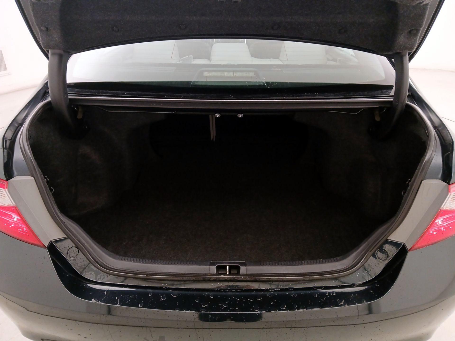 Thumbnail: 2015 Toyota Camry - 20