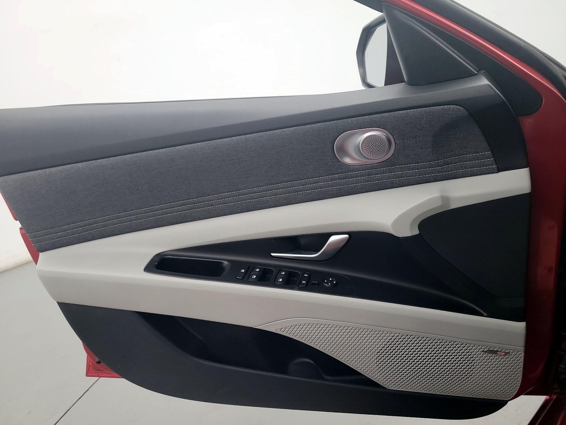 Thumbnail: 2021 Hyundai Elantra - 10