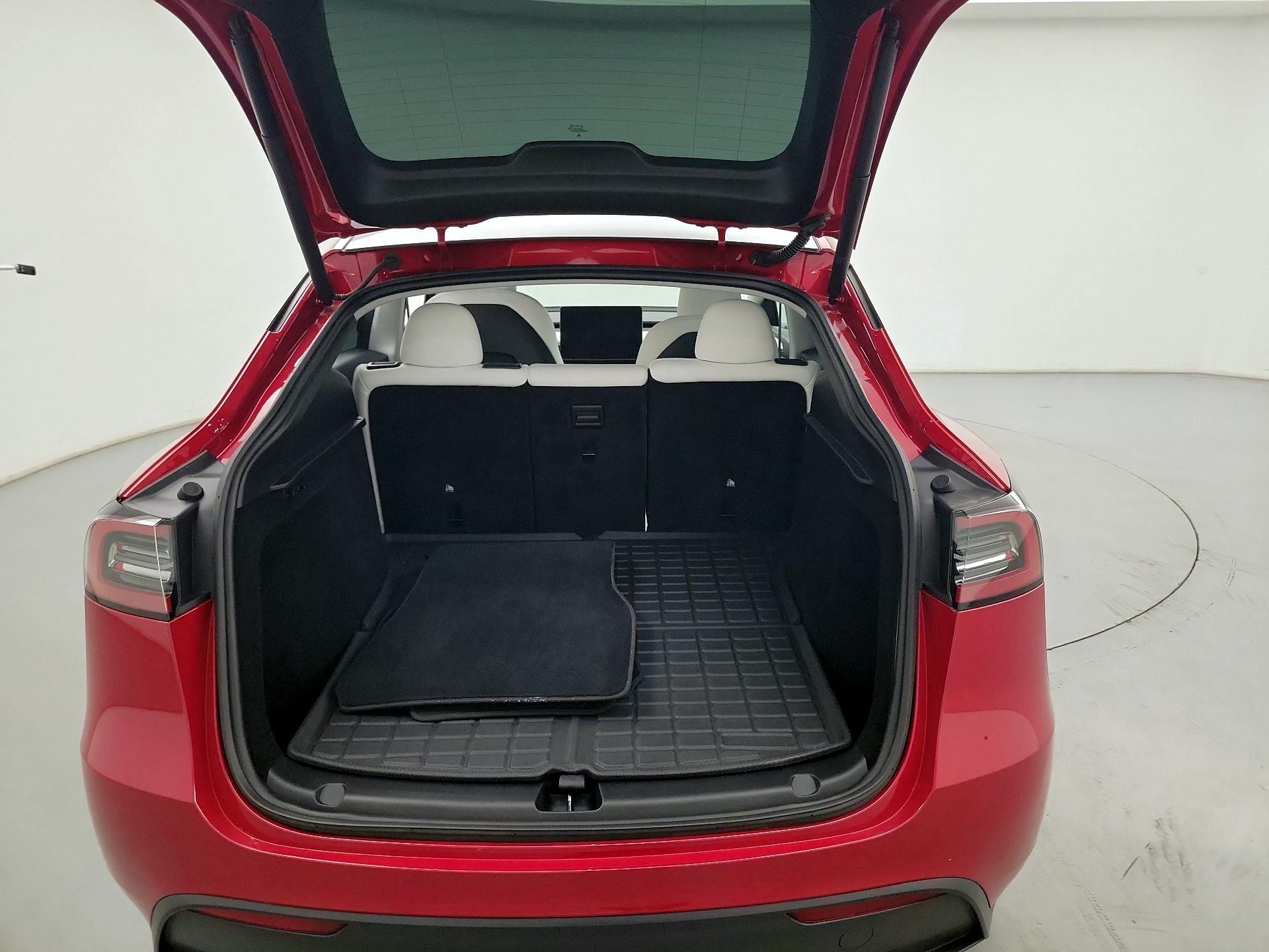 Thumbnail: 2023 Tesla Model Y - 18