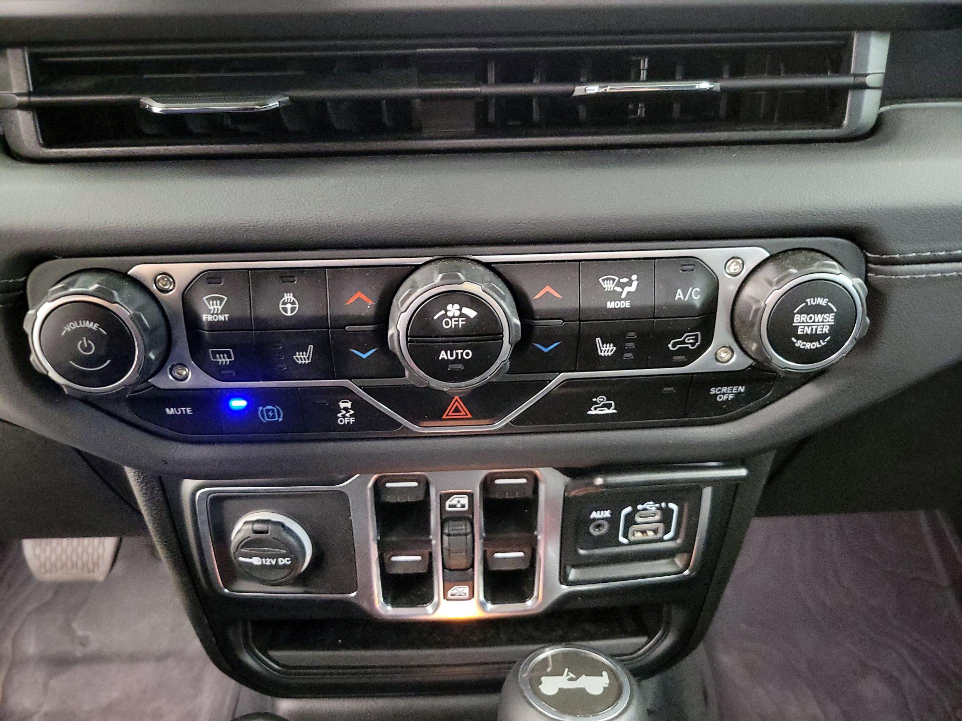 Thumbnail: 2024 Jeep Wrangler - 17