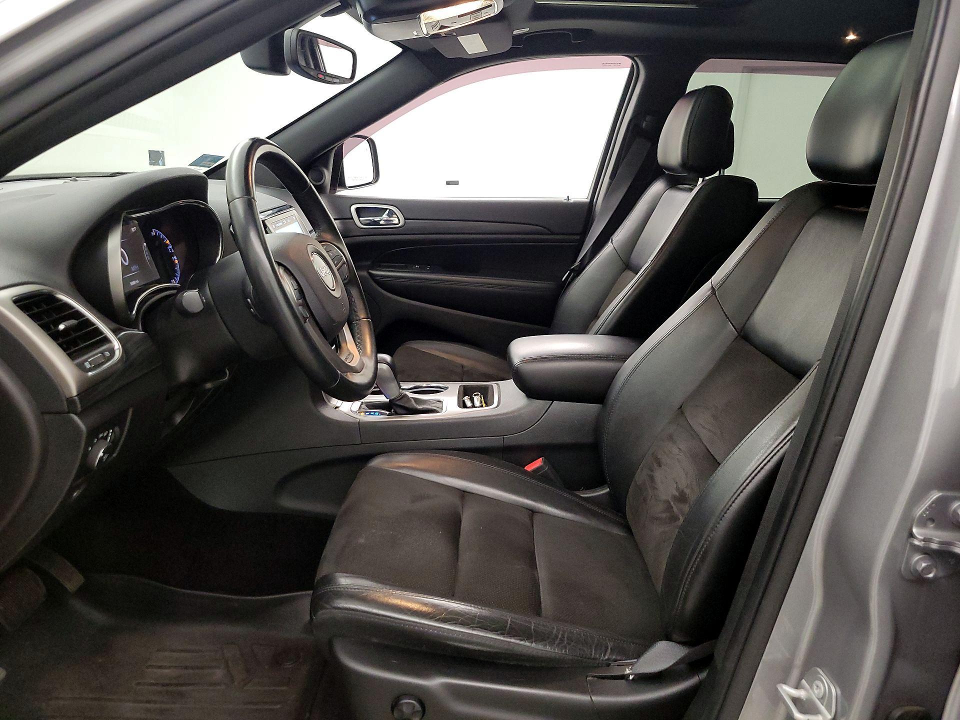 Thumbnail: 2019 Jeep Grand Cherokee - 11