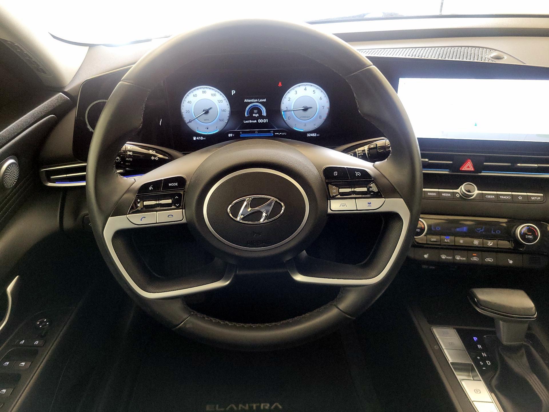 Thumbnail: 2022 Hyundai Elantra - 10
