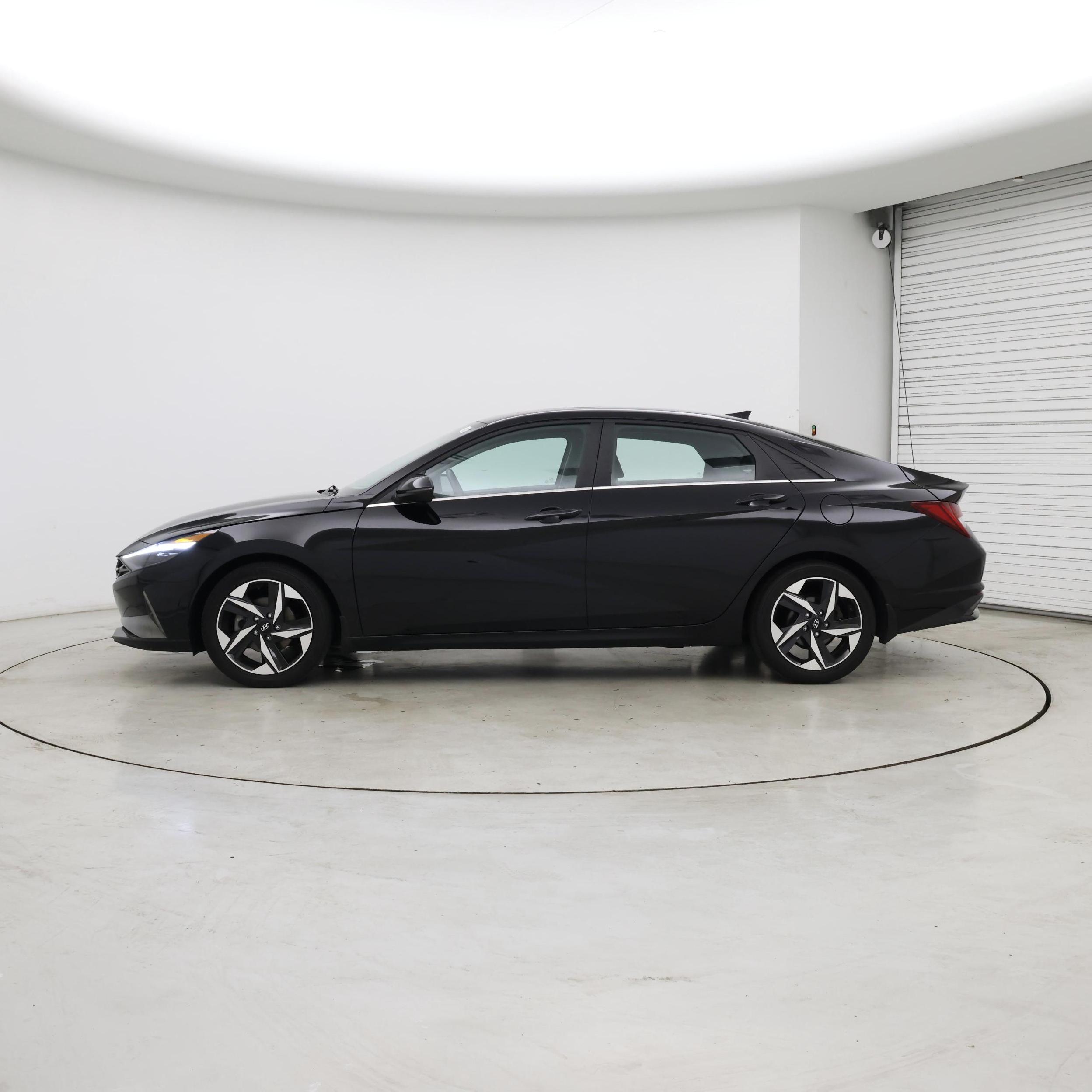 Thumbnail: 2022 Hyundai Elantra - 3