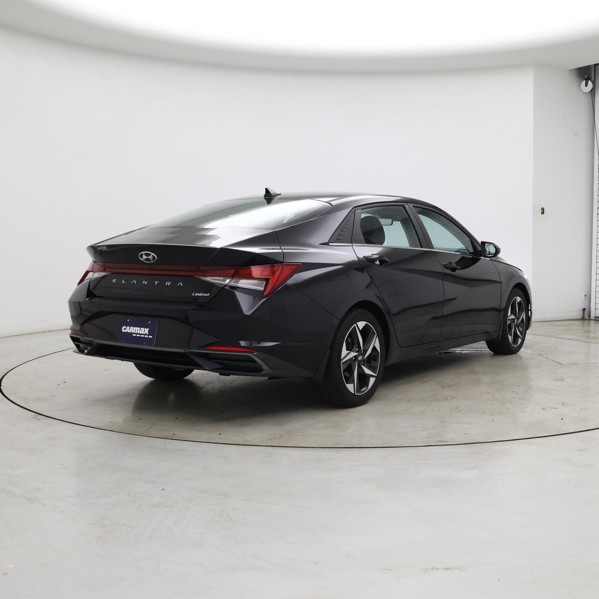 Thumbnail: 2022 Hyundai Elantra - 8