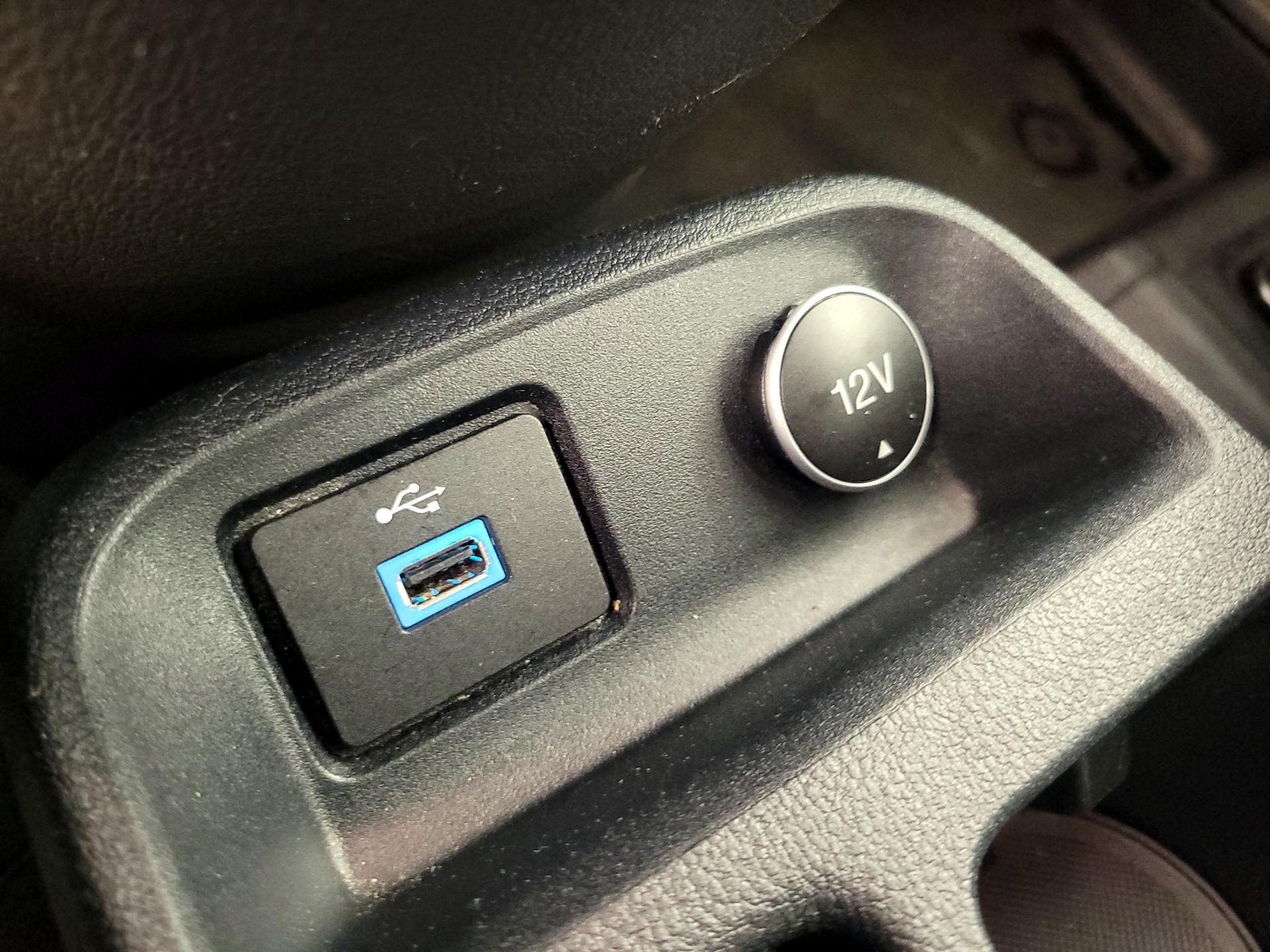 Thumbnail: 2019 Ford Transit Series - 18