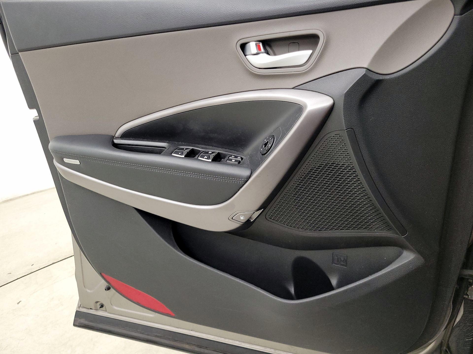 Thumbnail: 2015 Hyundai Santa Fe - 12