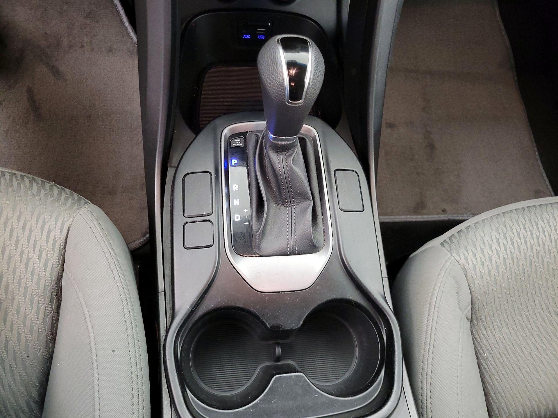 Thumbnail: 2015 Hyundai Santa Fe - 15