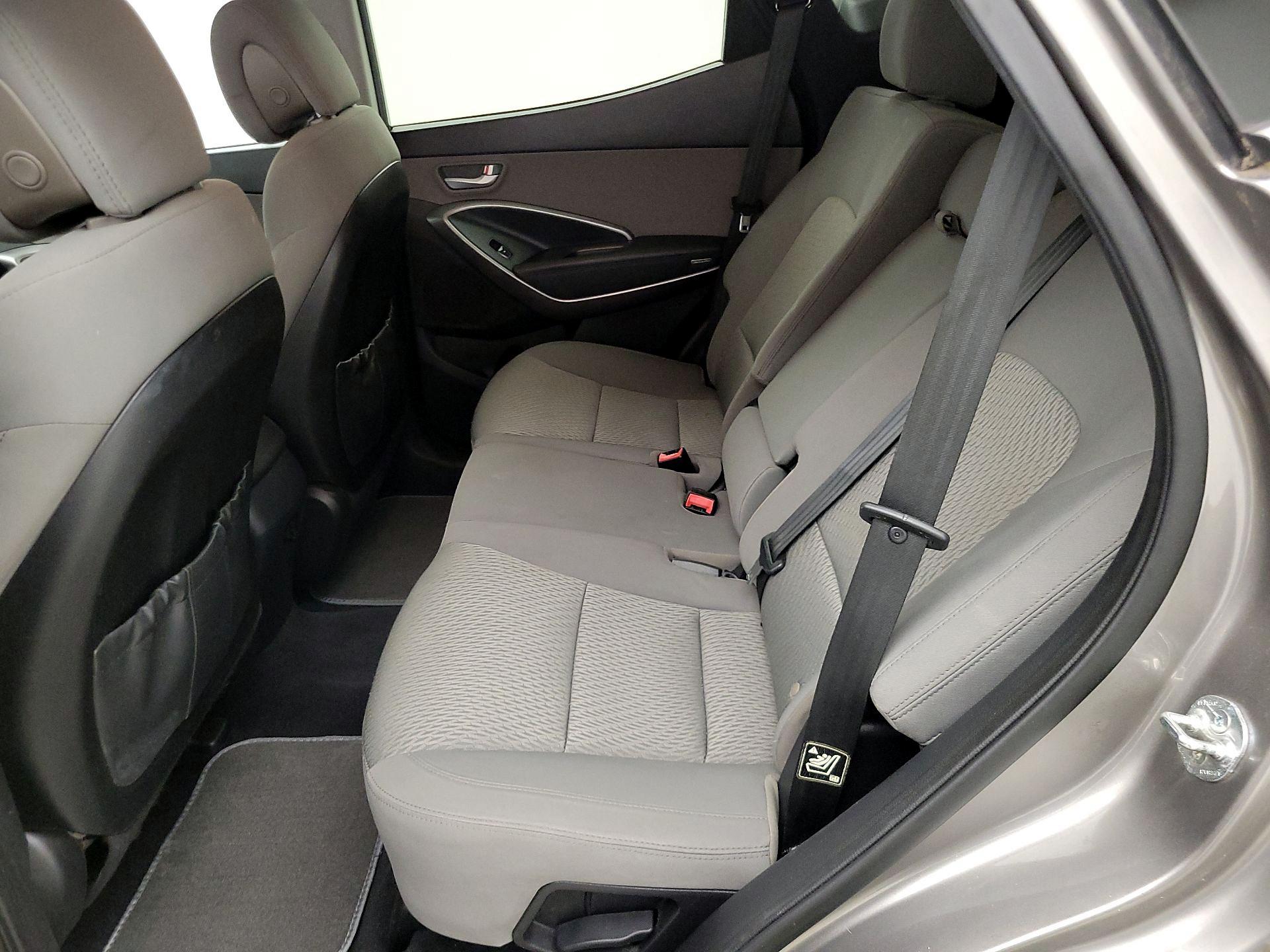 Thumbnail: 2015 Hyundai Santa Fe - 17