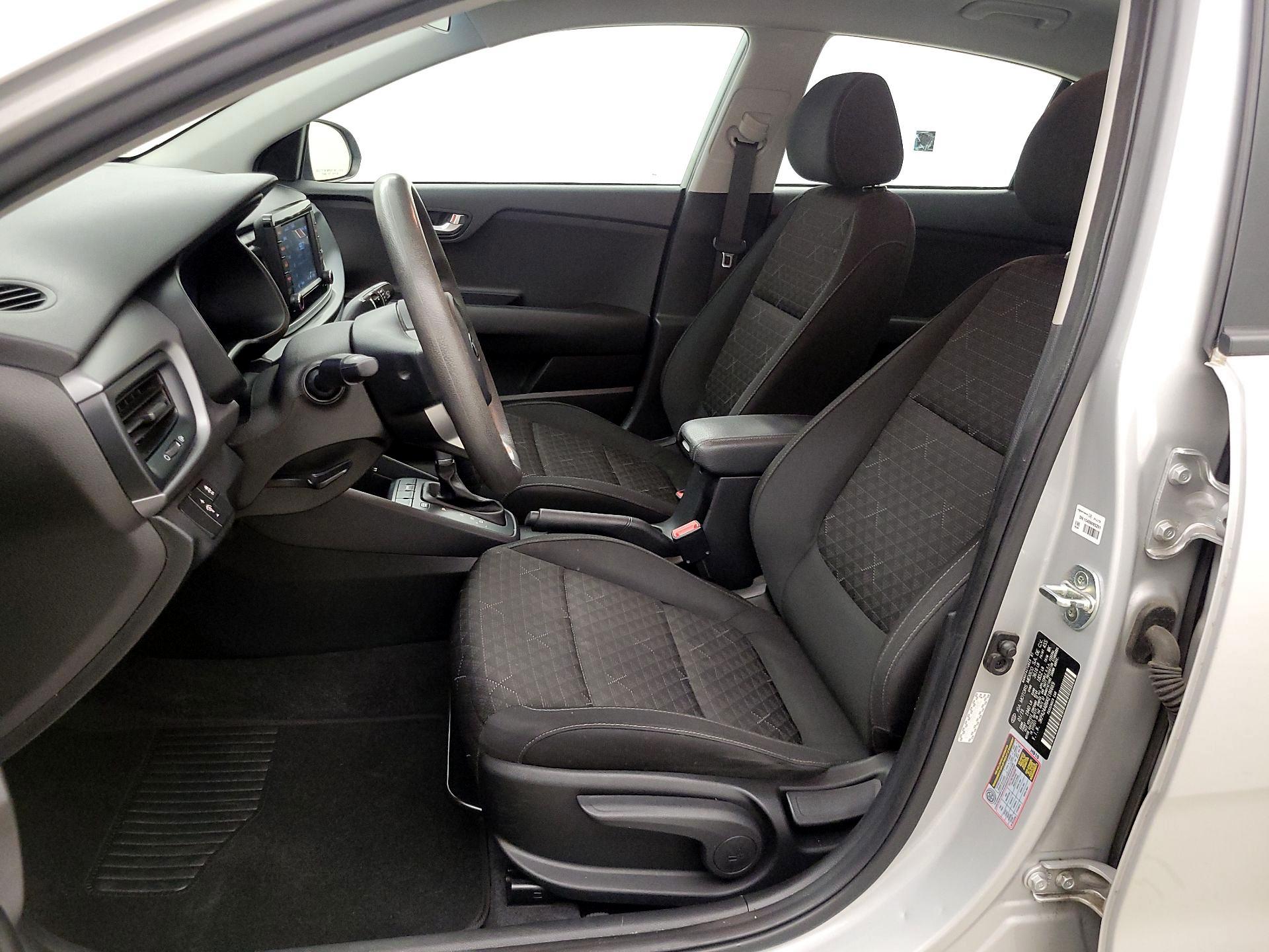 Thumbnail: 2019 Kia Rio - 11