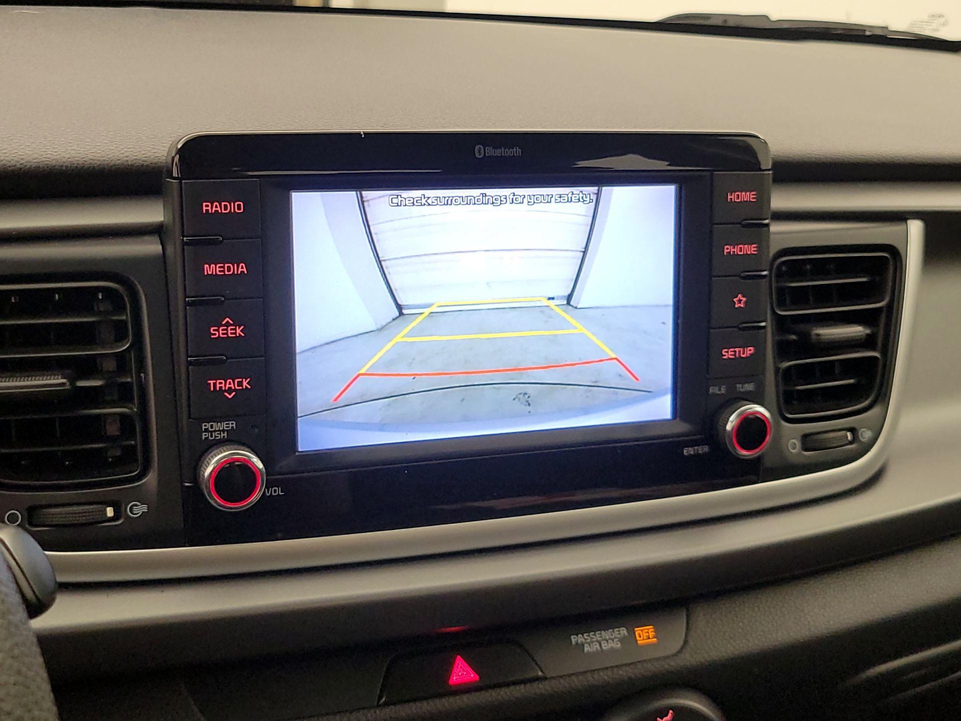 Thumbnail: 2019 Kia Rio - 14
