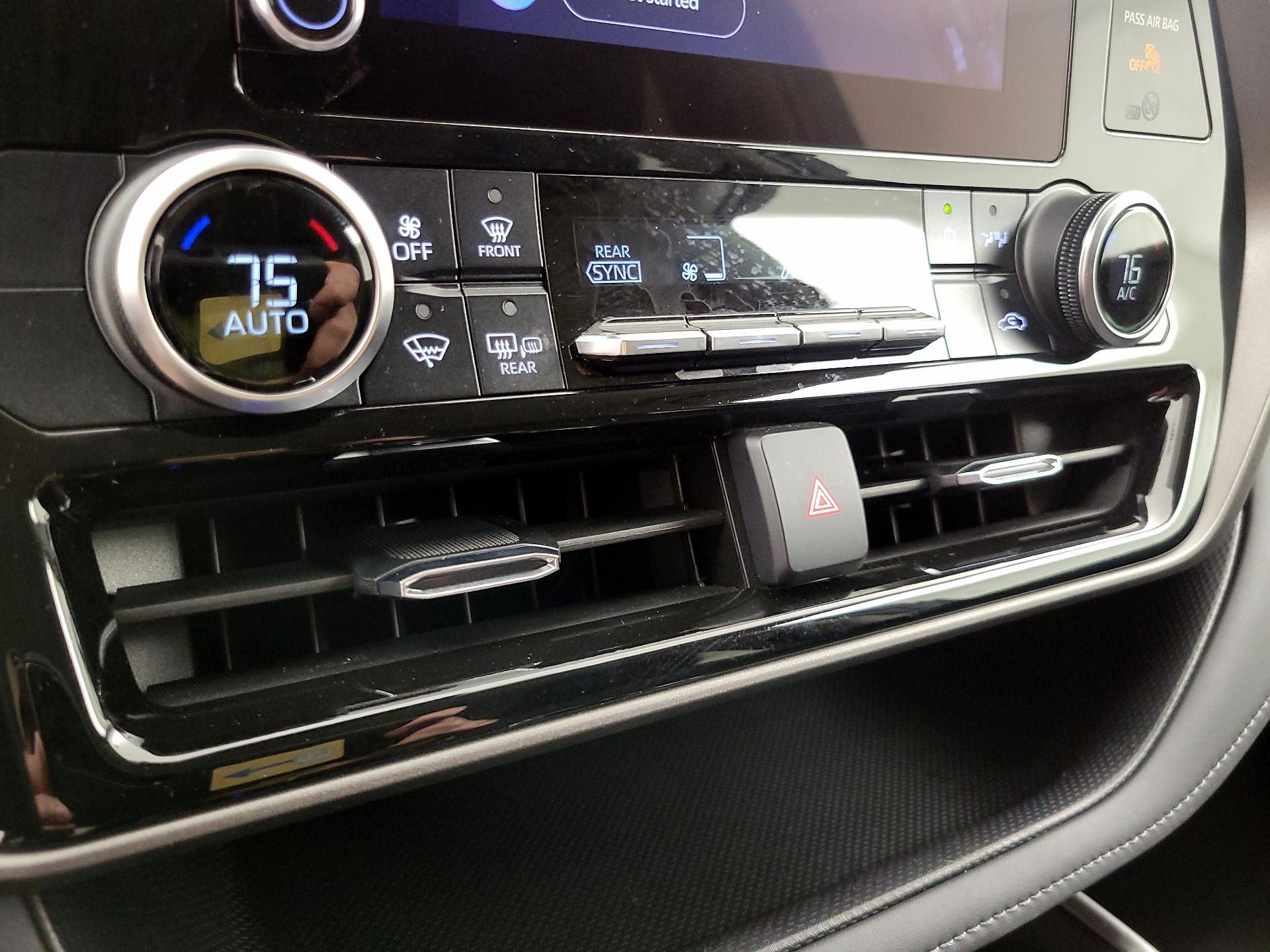 Thumbnail: 2023 Toyota Highlander - 16
