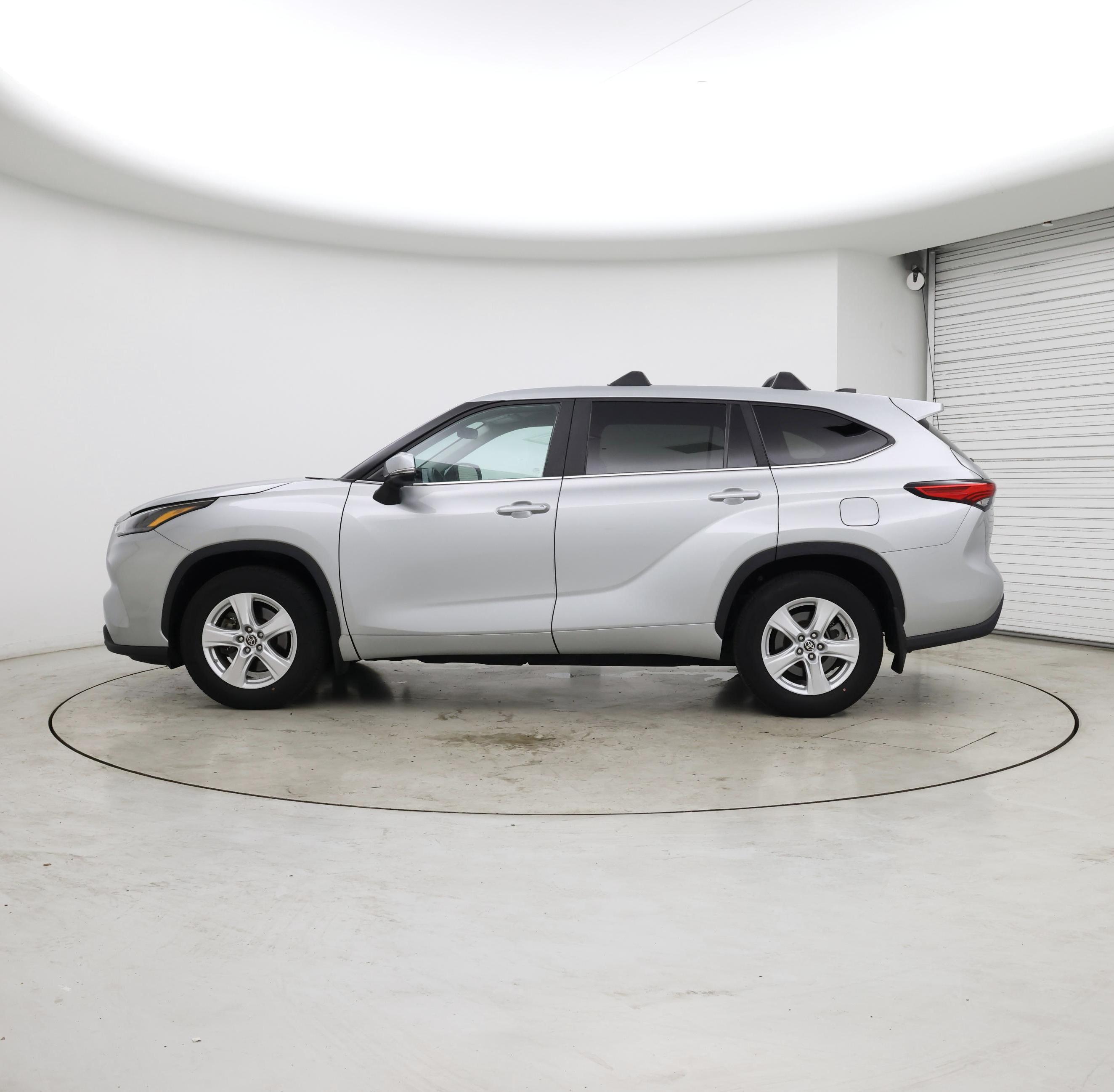 Thumbnail: 2023 Toyota Highlander - 3
