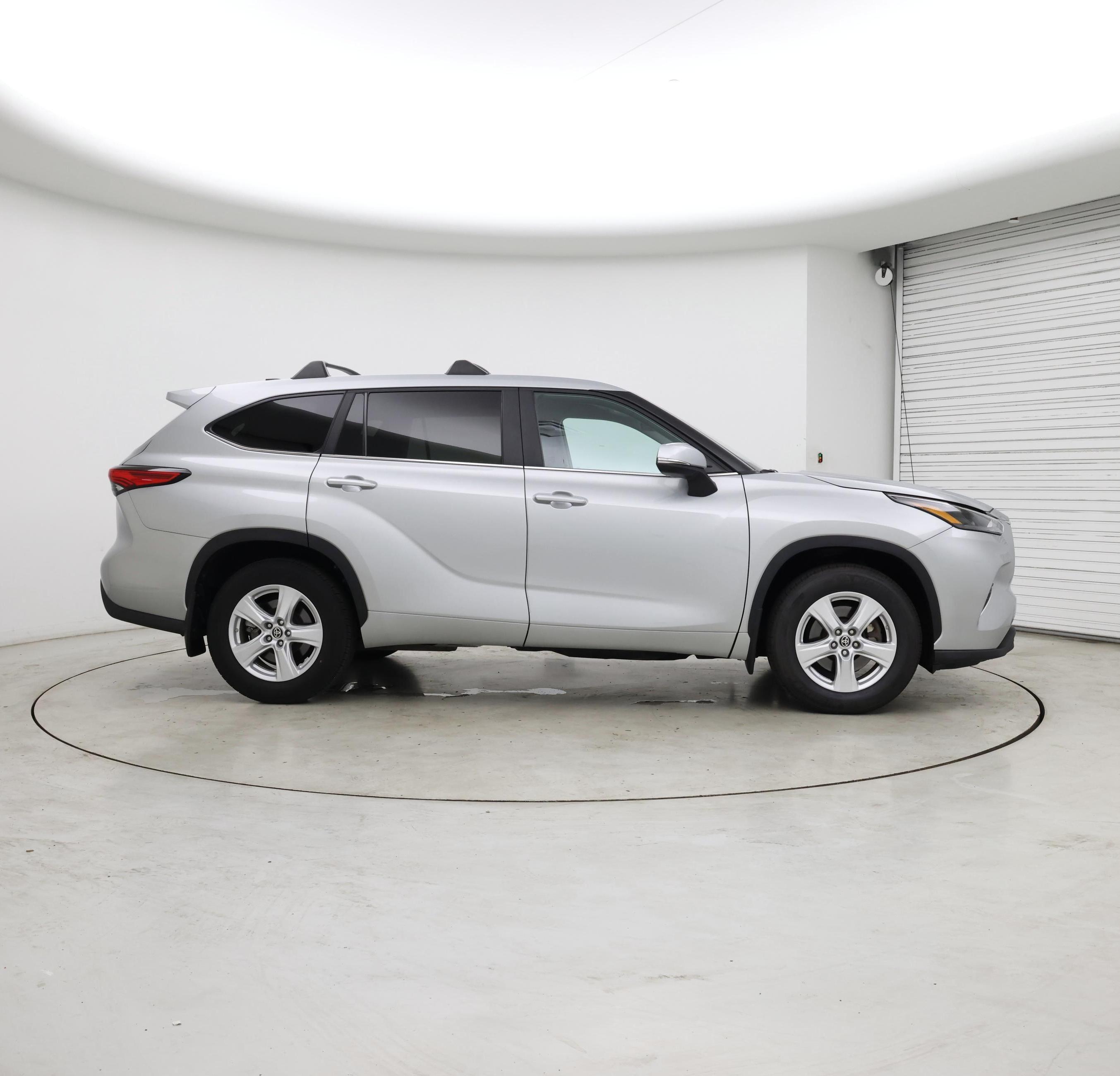 Thumbnail: 2023 Toyota Highlander - 7