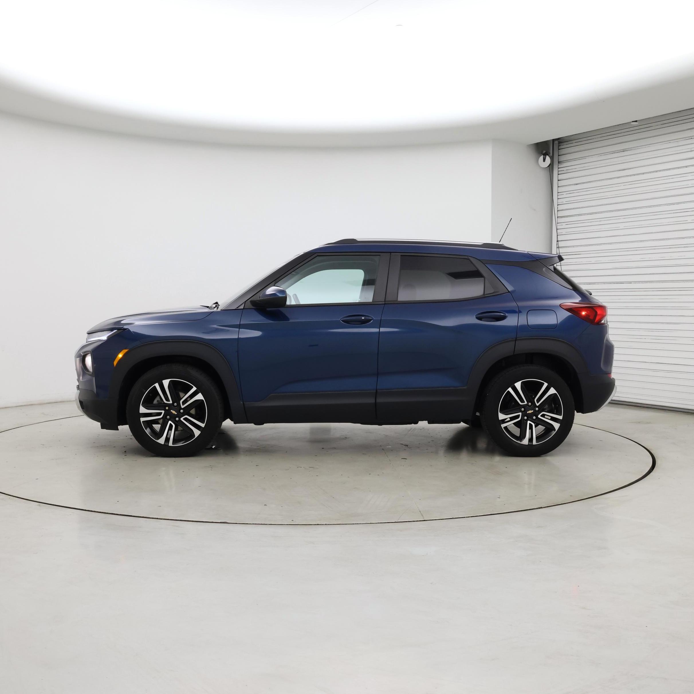 Thumbnail: 2021 Chevrolet TrailBlazer - 3
